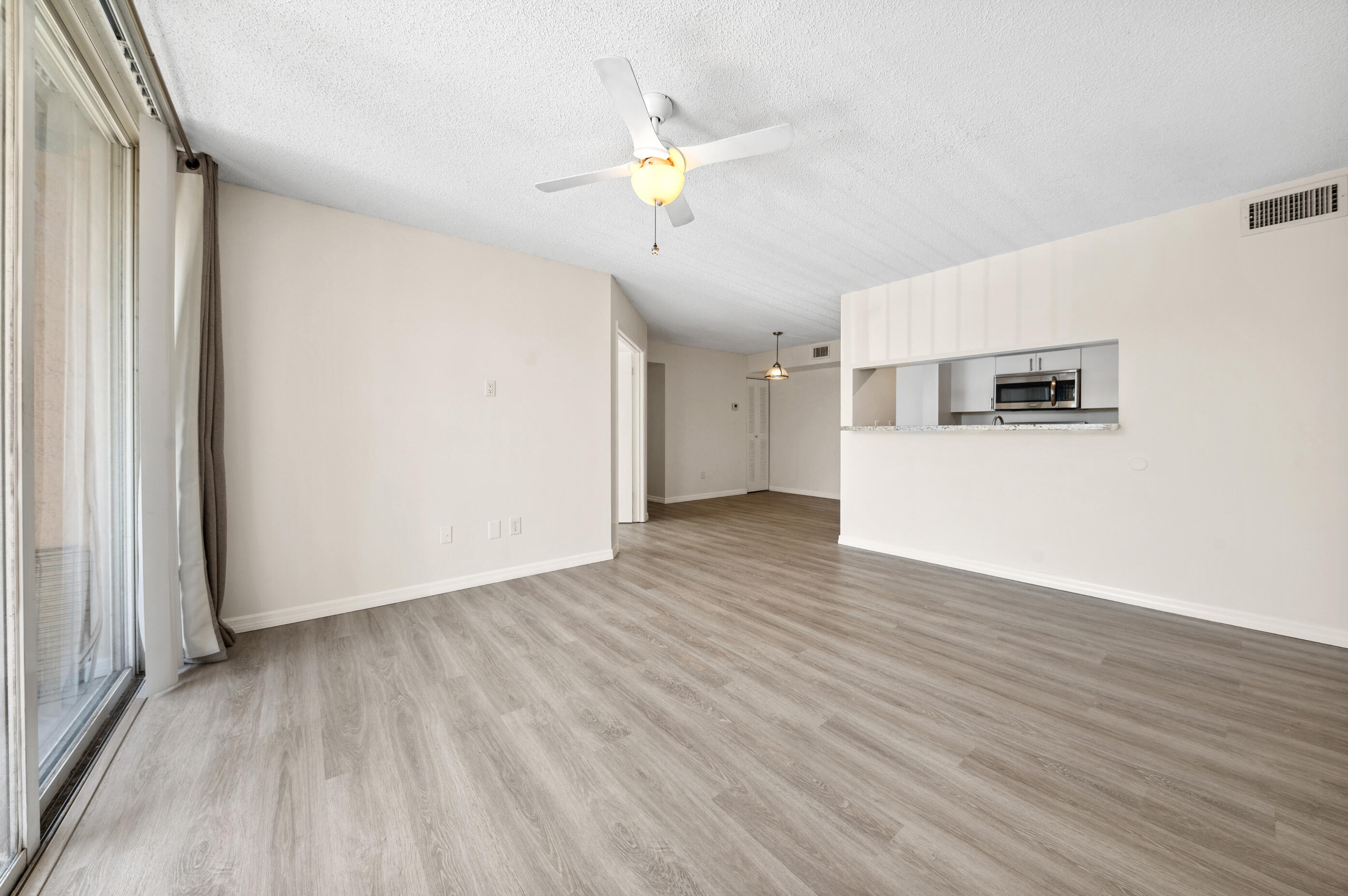 YACHT CLUB - Residential