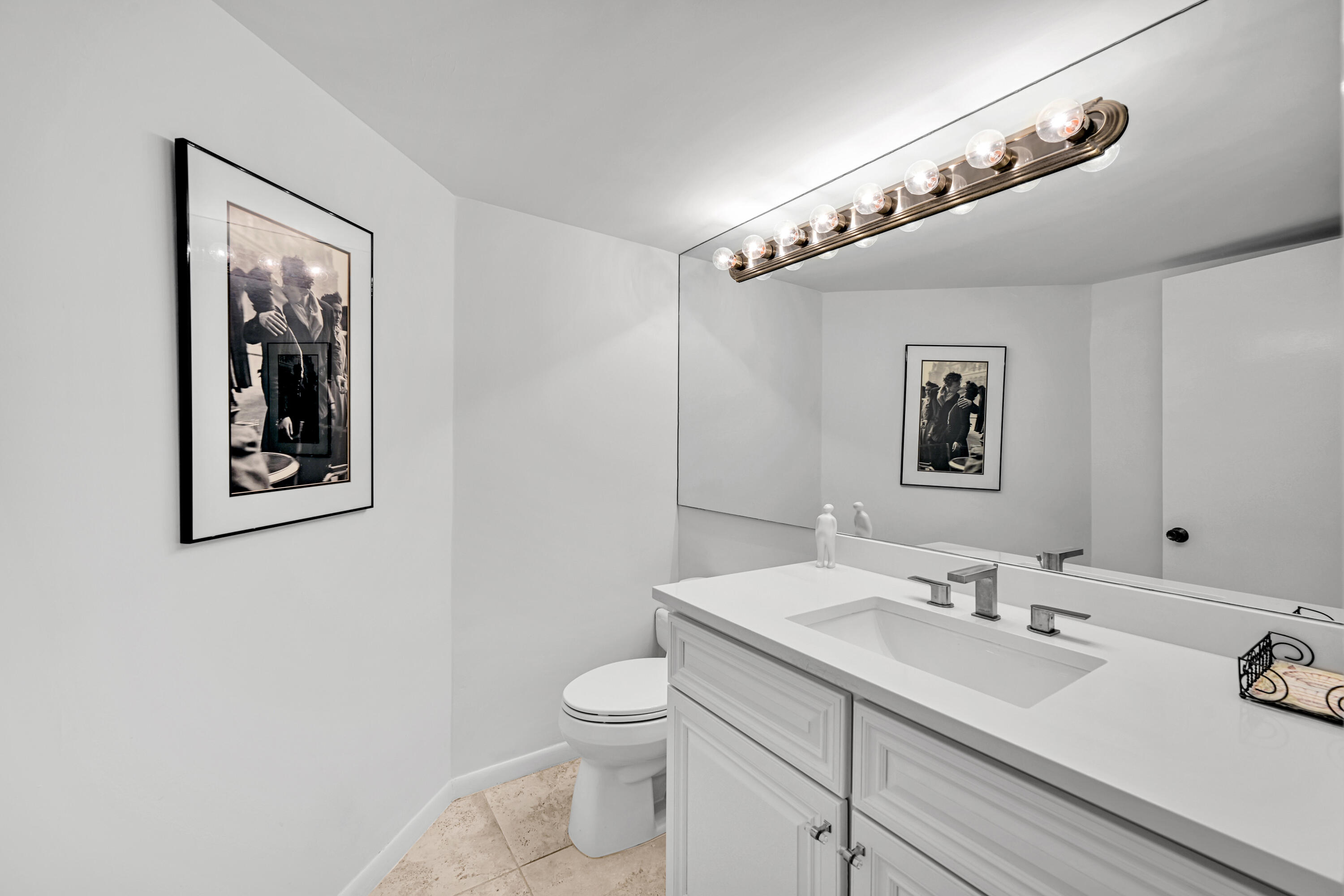 LA PALMA CONDO - Residential