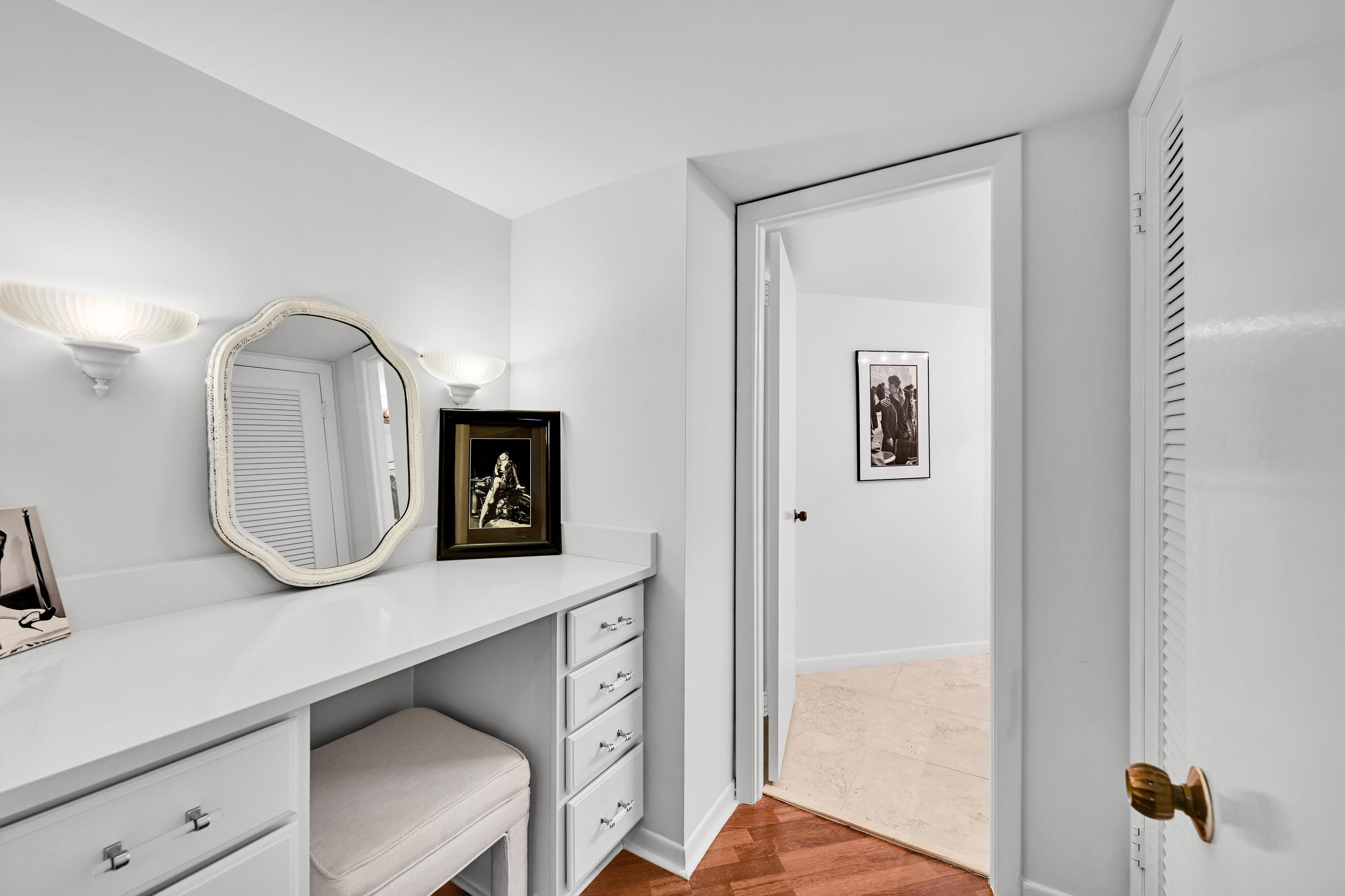 LA PALMA CONDO - Residential