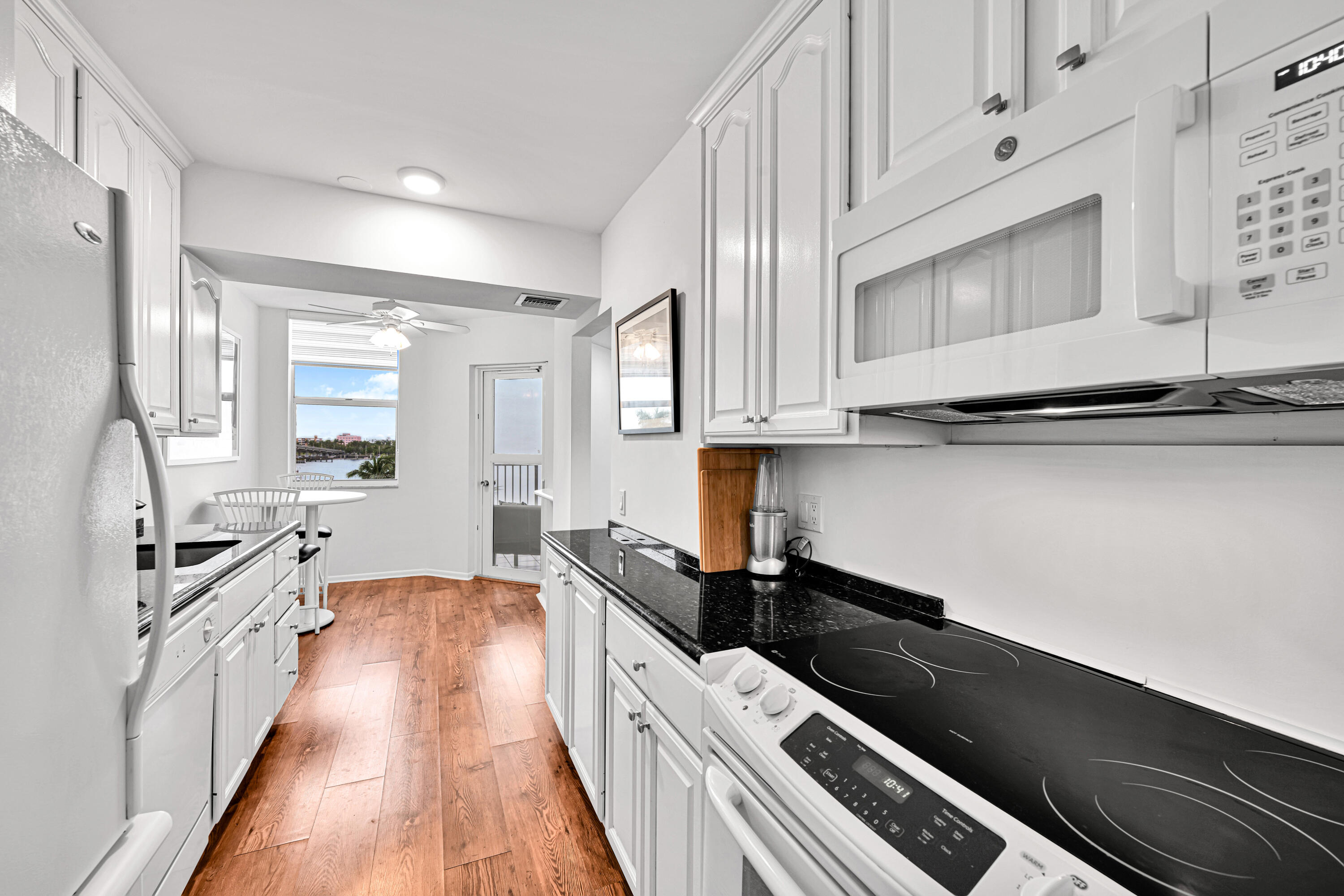 LA PALMA CONDO - Residential