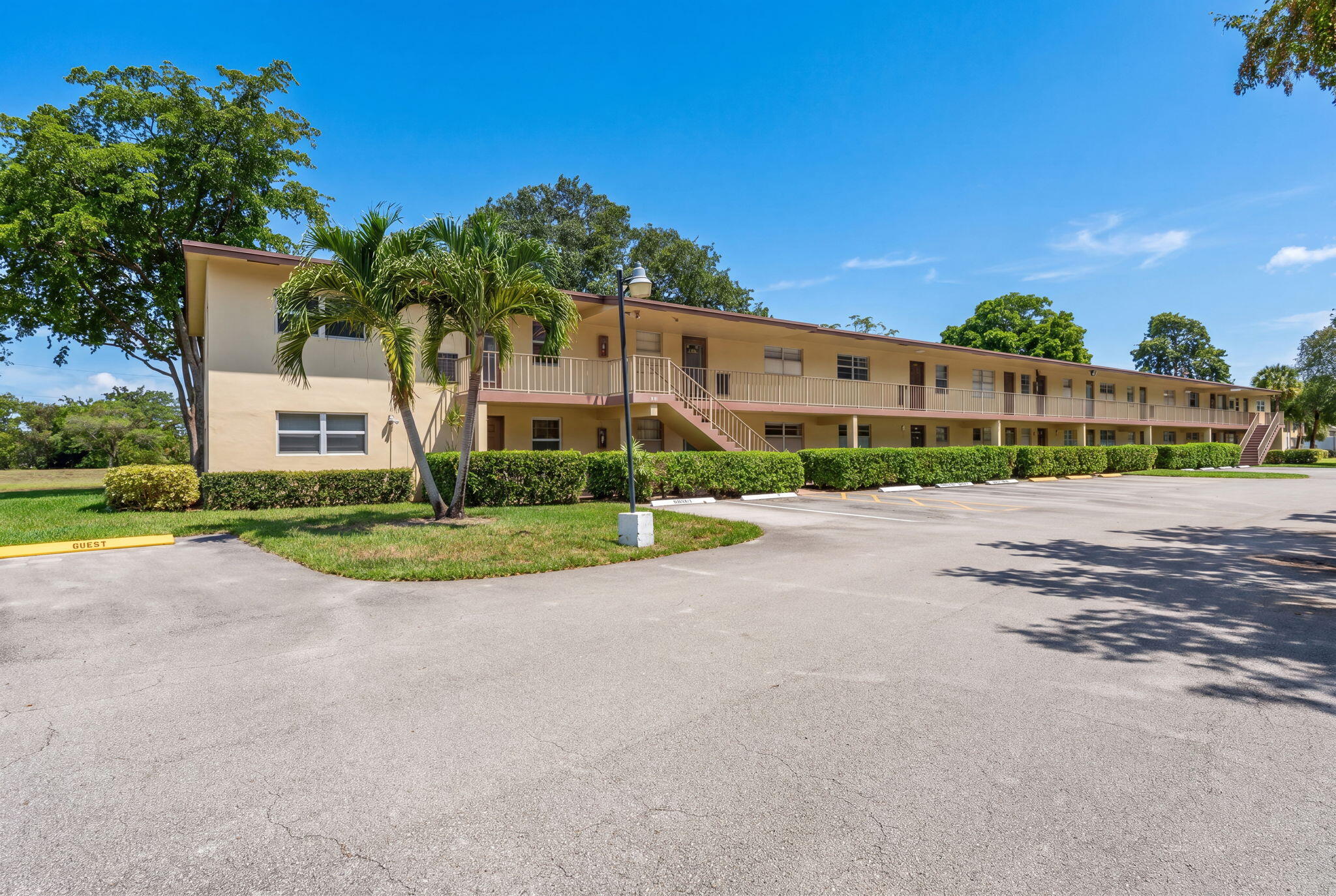 ORIOLE GARDENS THREE 90 CONDO - Residential