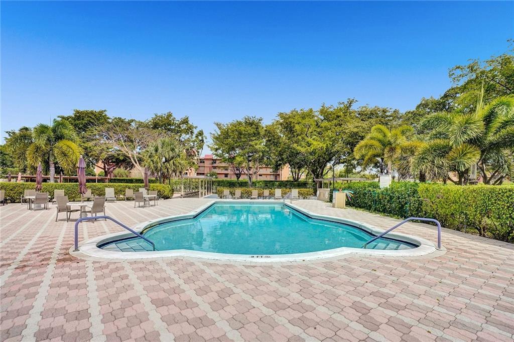ORIOLE GARDENS THREE 90 CONDO - Residential