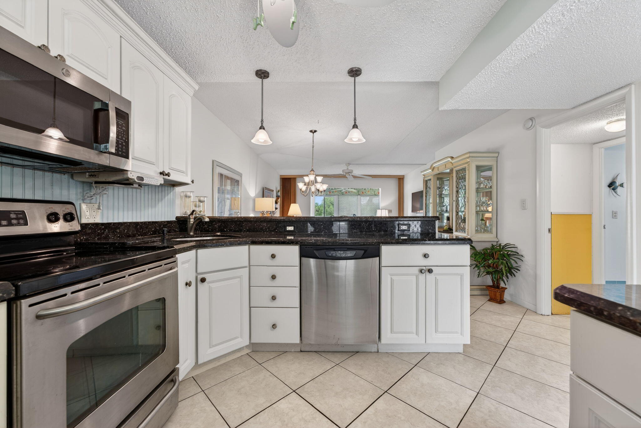 ORIOLE GARDENS THREE 90 CONDO - Residential