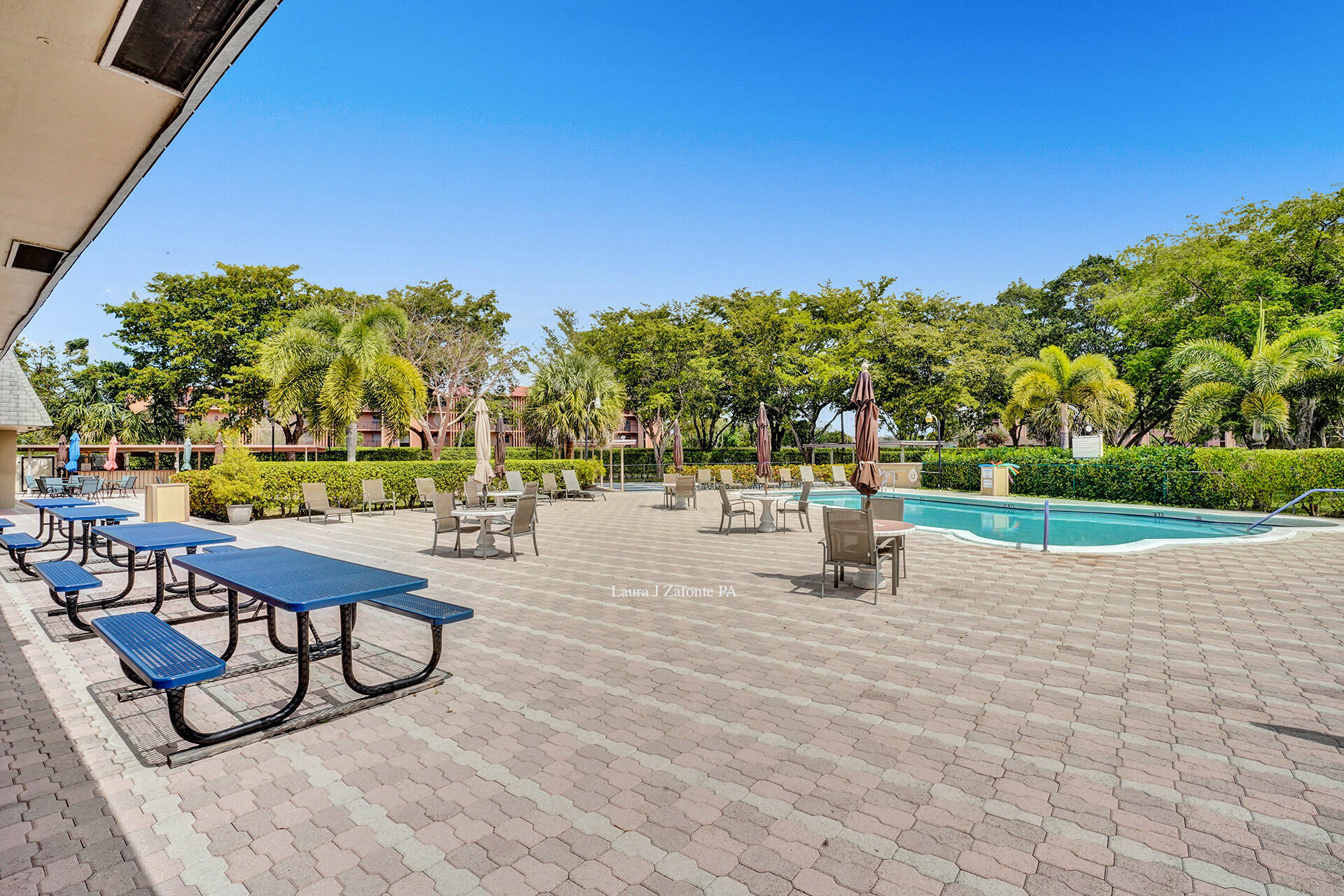 ORIOLE GARDENS THREE 90 CONDO - Residential