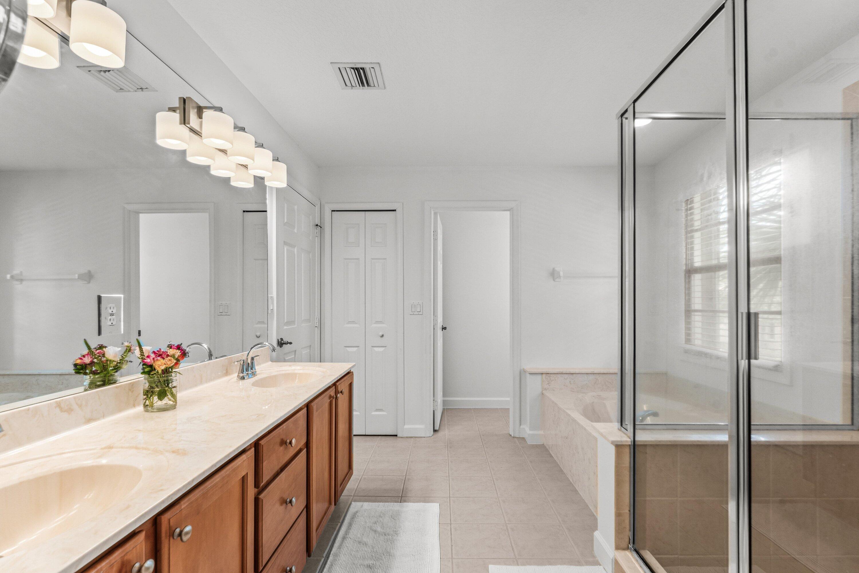 GABLES AT NORTHLAKE 1 - Residential
