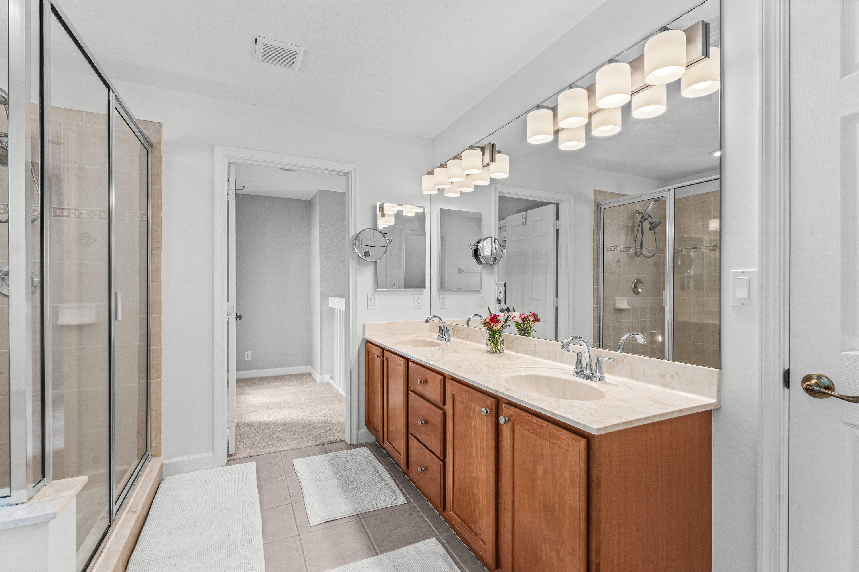 GABLES AT NORTHLAKE 1 - Residential