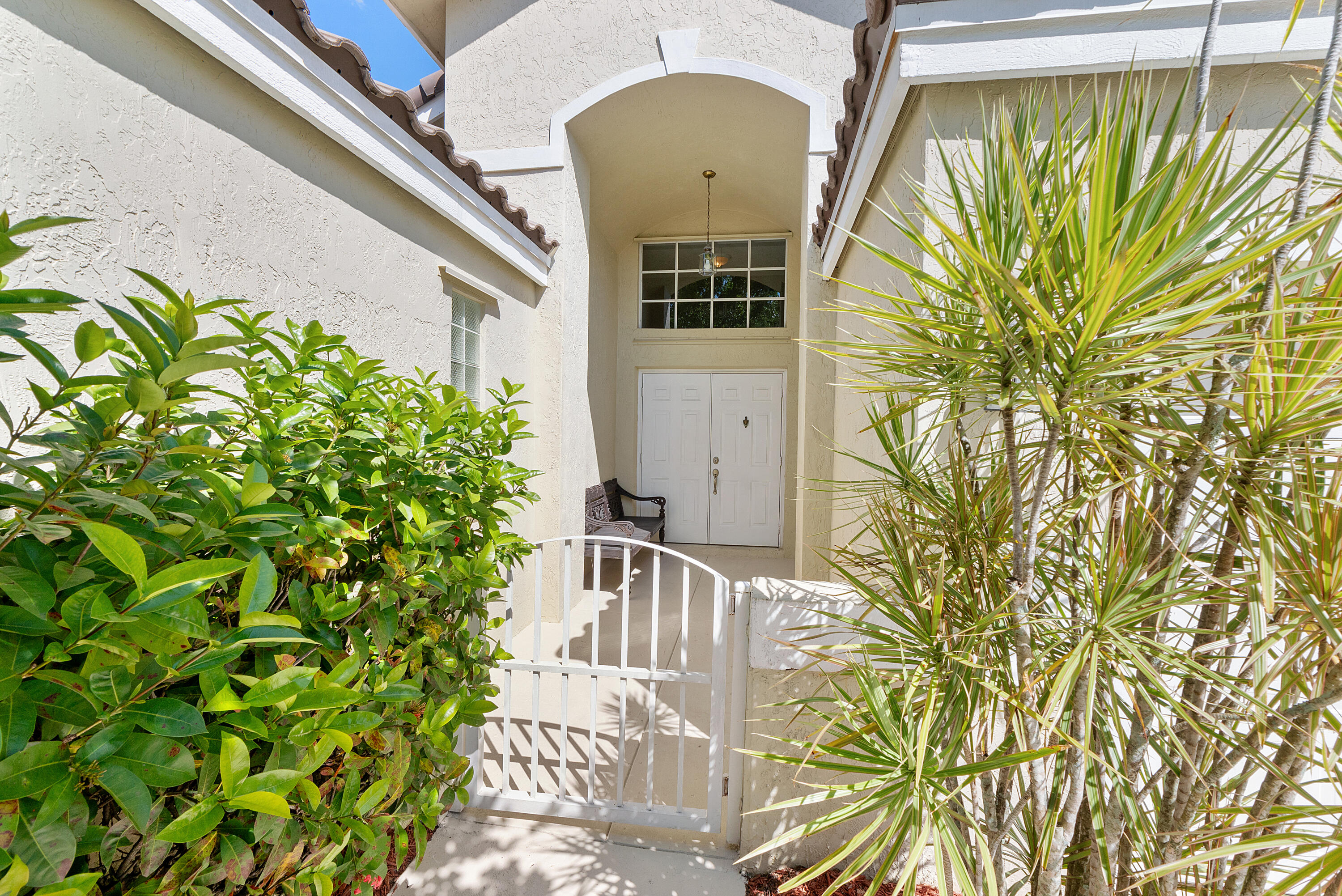COUNTRY ISLES COVE - Residential