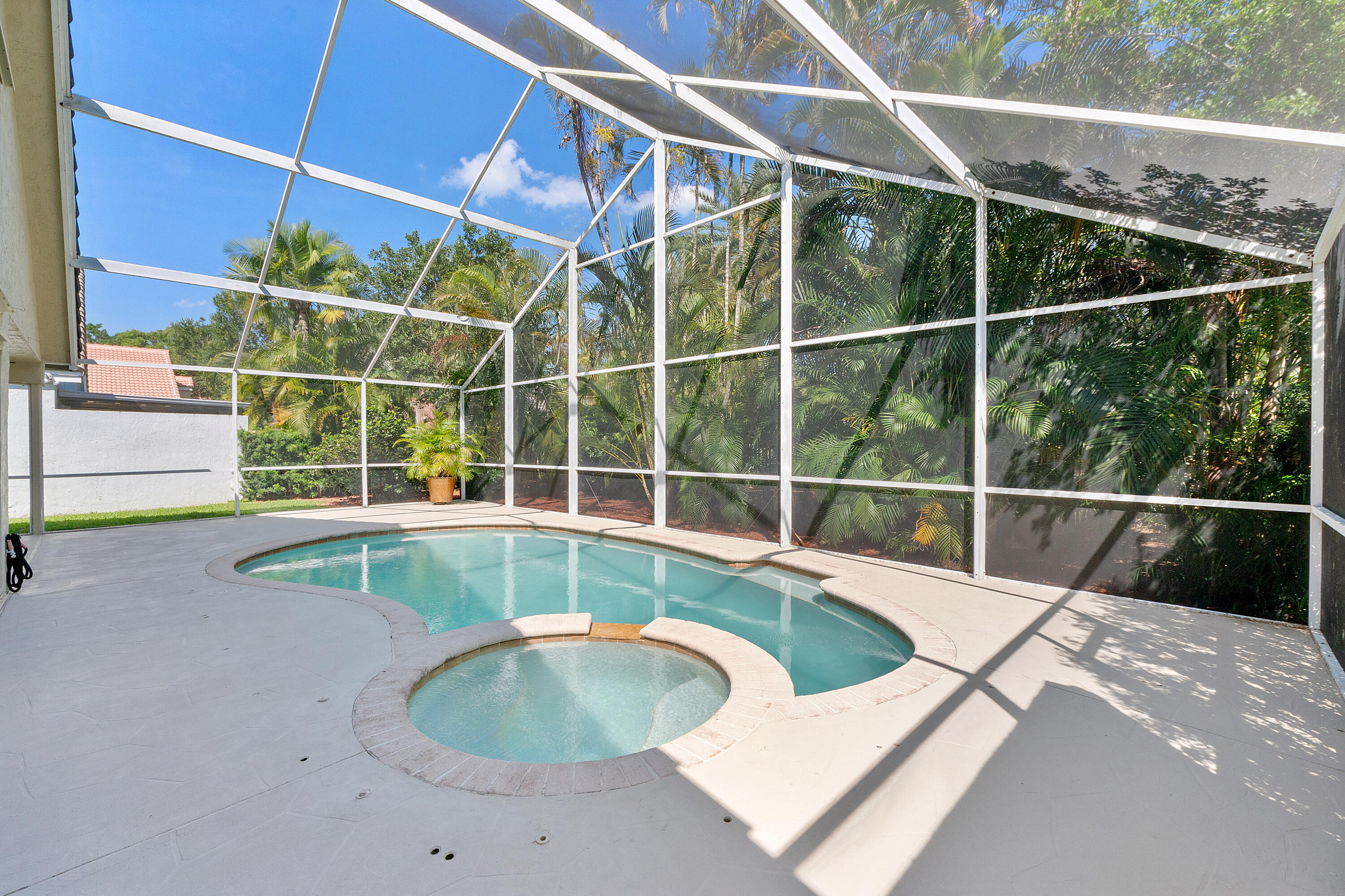 COUNTRY ISLES COVE - Residential