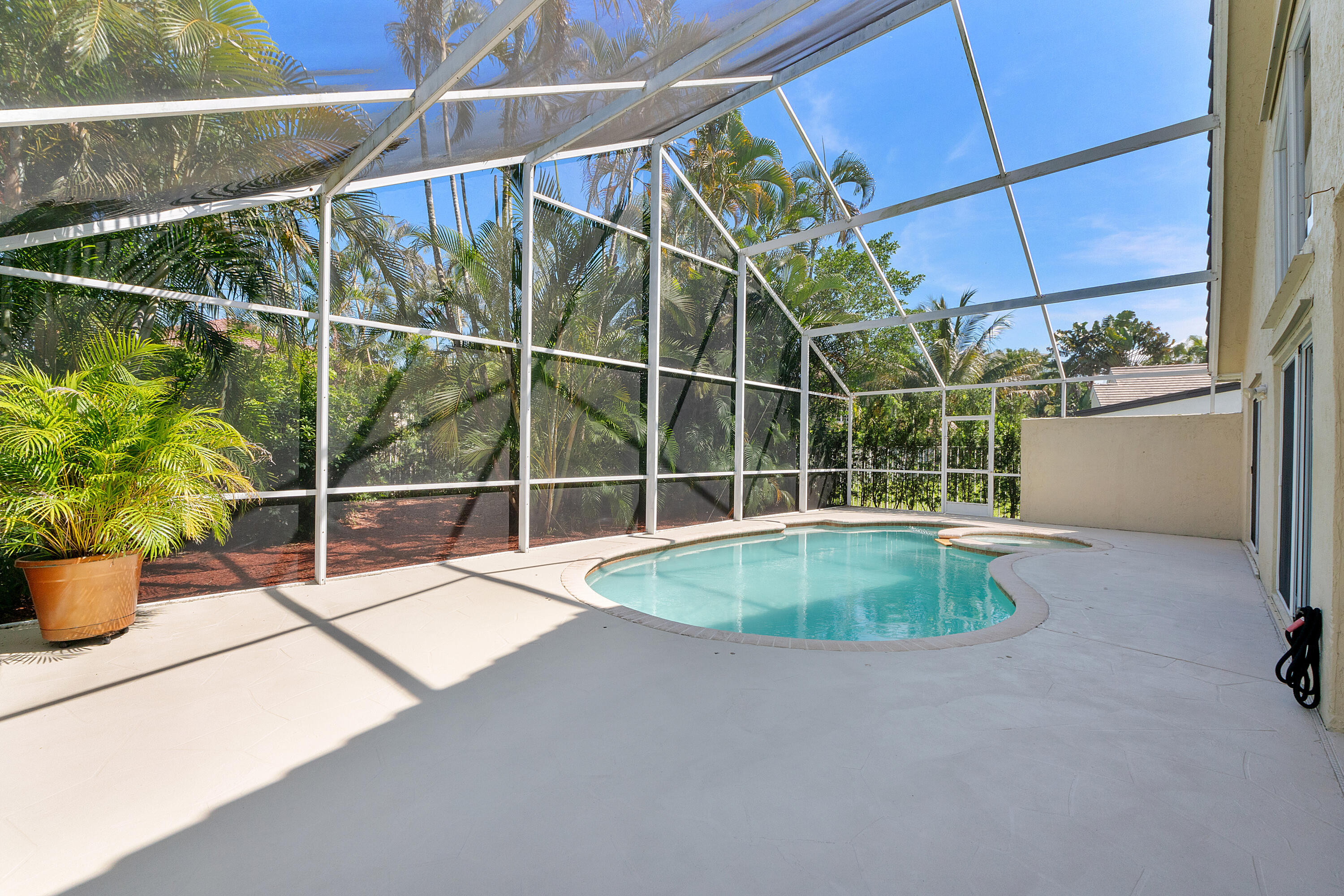 COUNTRY ISLES COVE - Residential