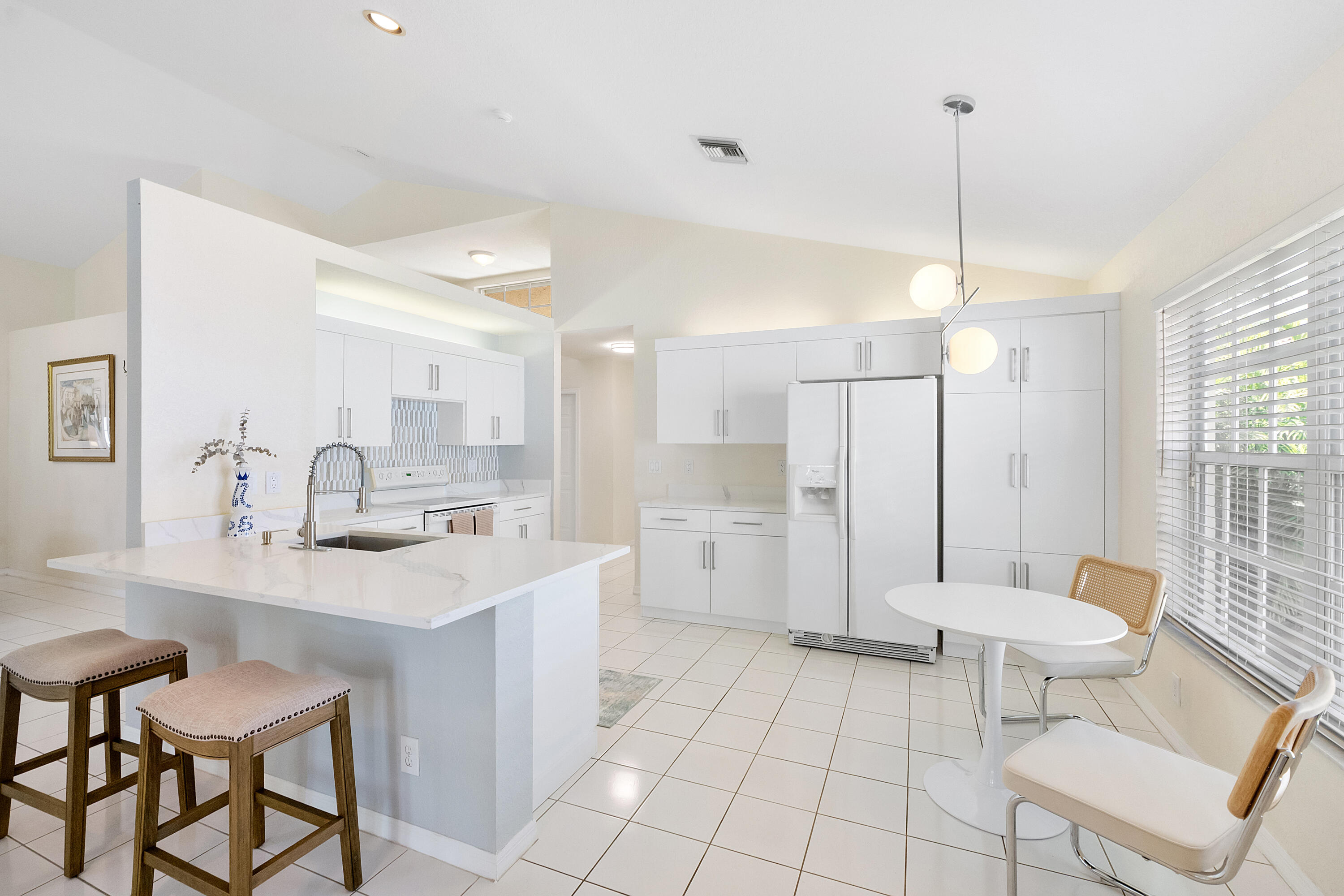 COUNTRY ISLES COVE - Residential