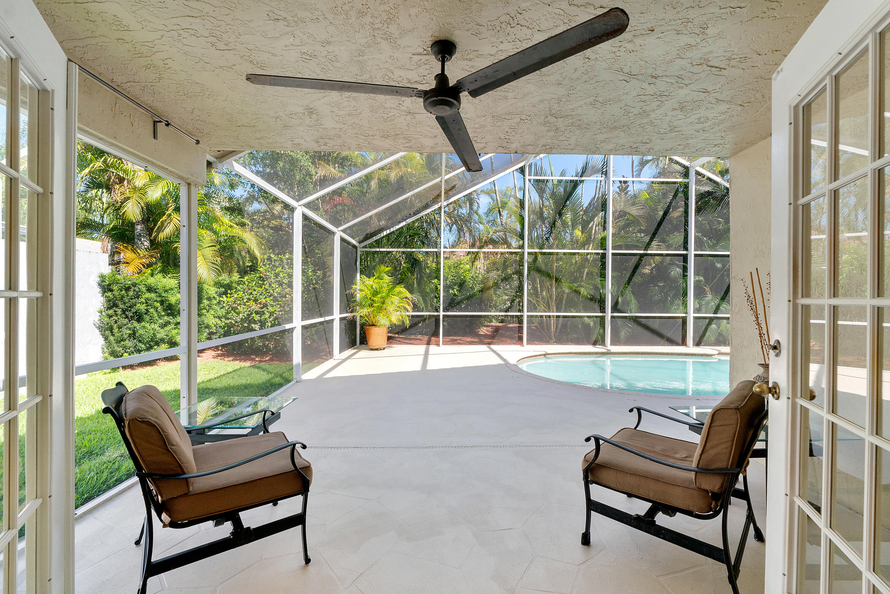 COUNTRY ISLES COVE - Residential