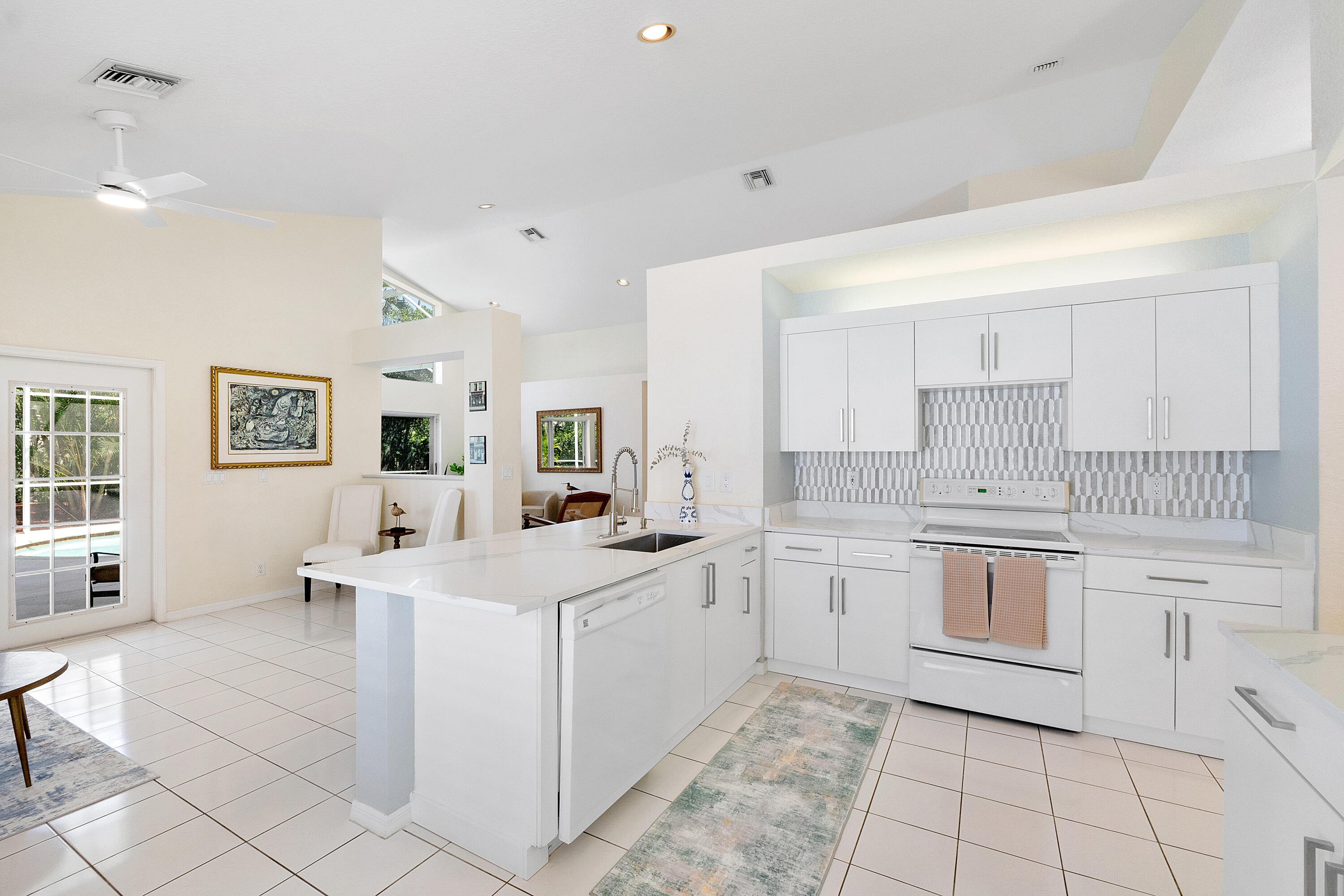 COUNTRY ISLES COVE - Residential