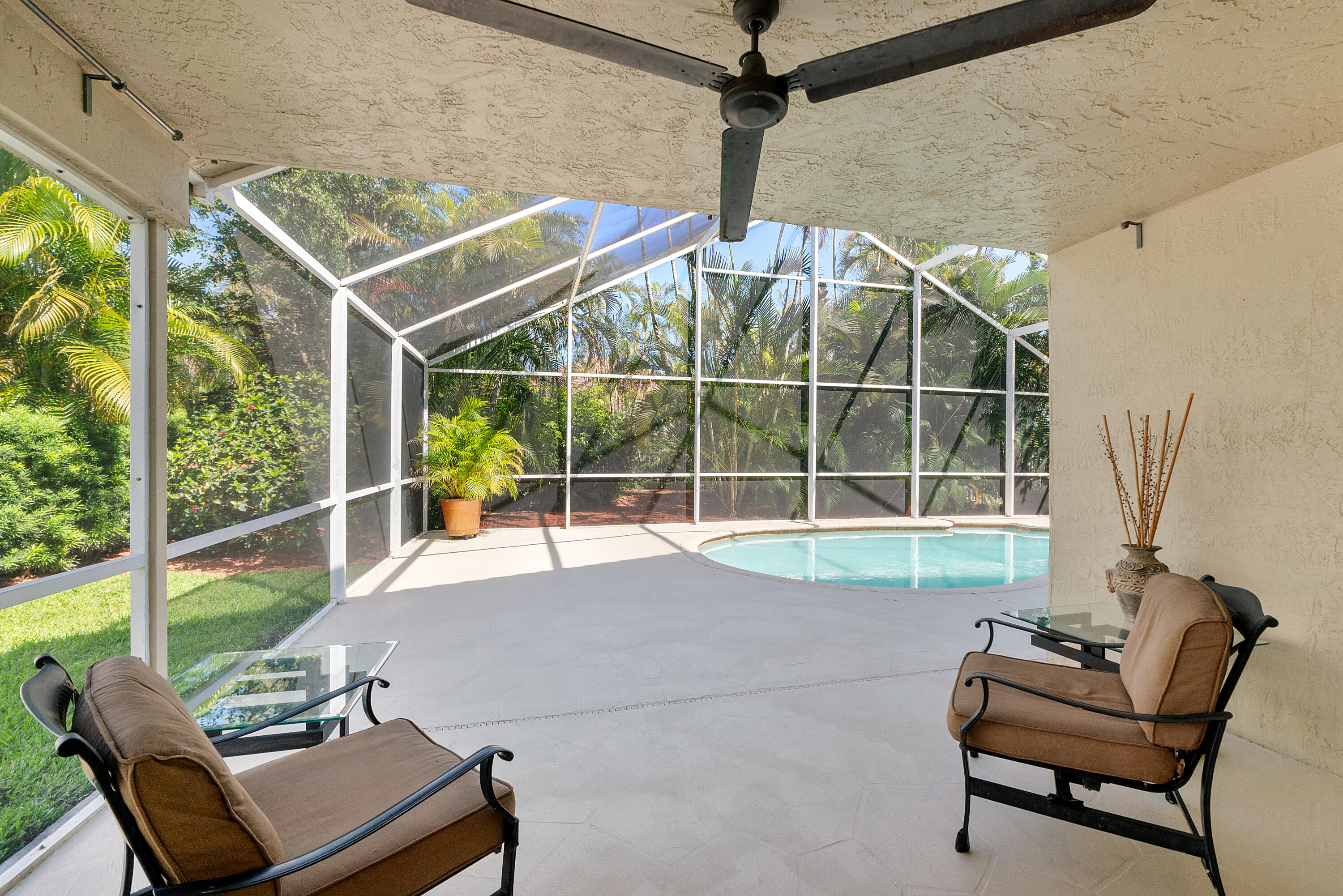 COUNTRY ISLES COVE - Residential