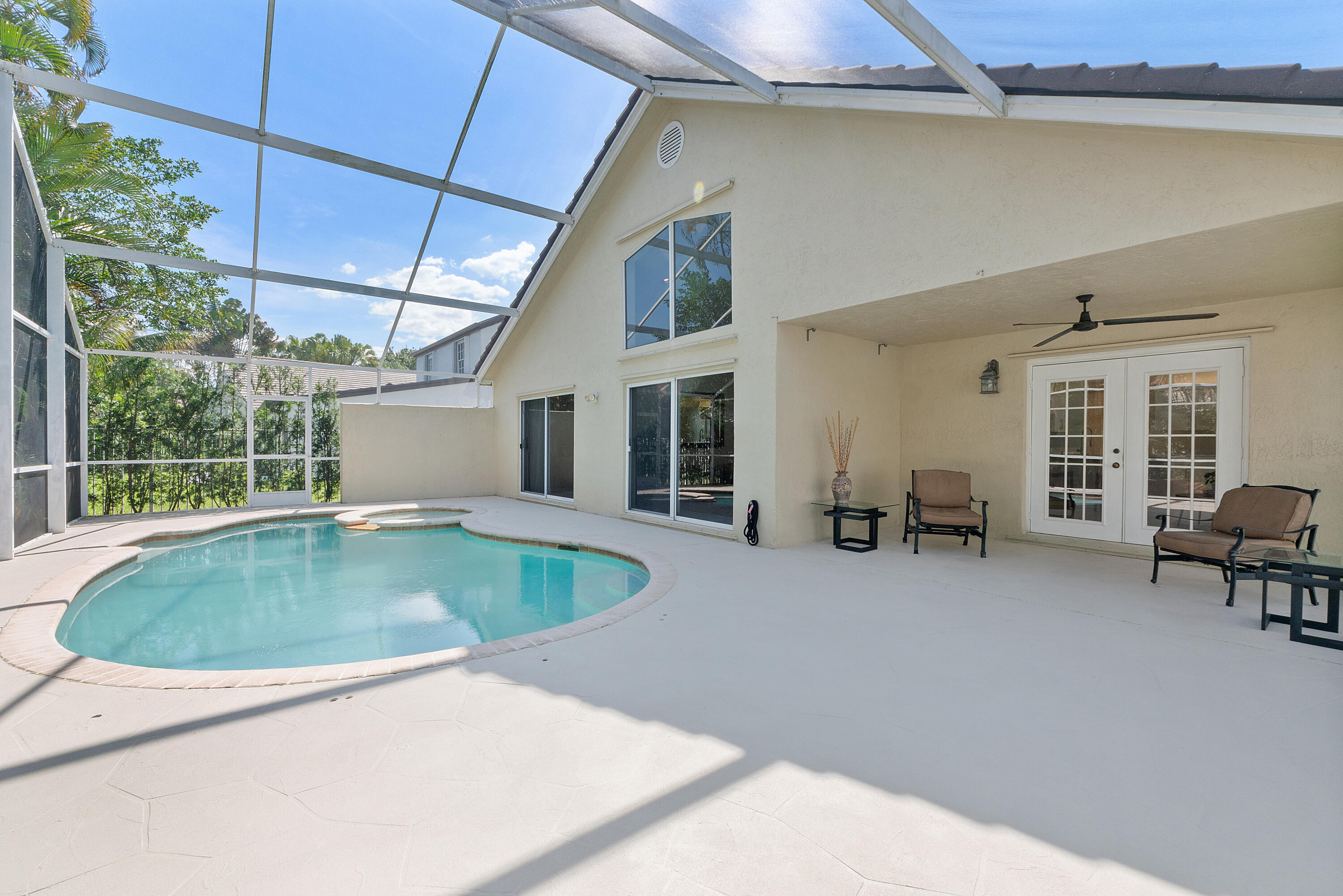 COUNTRY ISLES COVE - Residential
