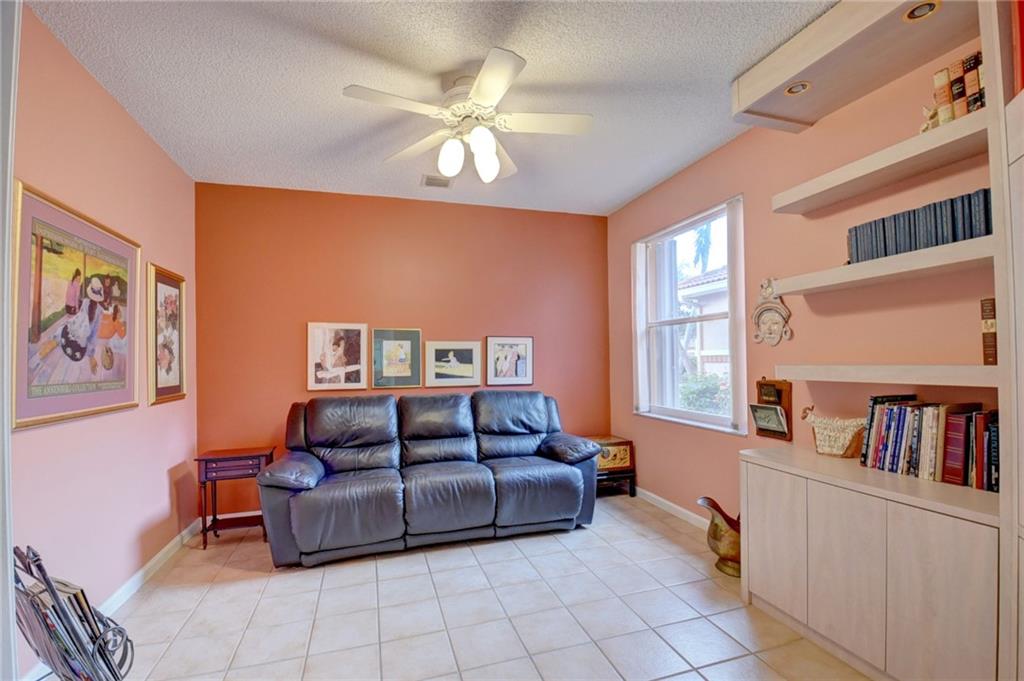 PALM ISLES - Residential