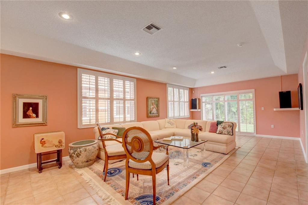 PALM ISLES - Residential