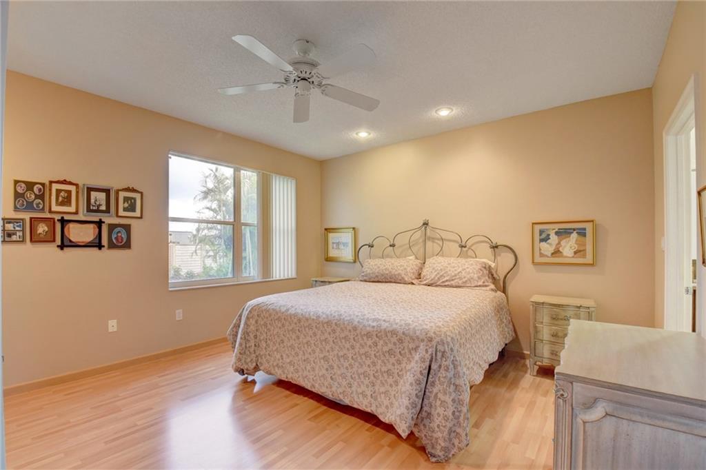 PALM ISLES - Residential