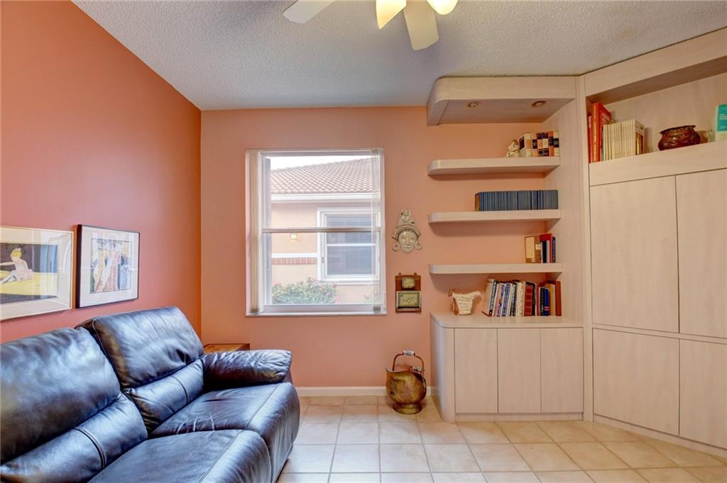 PALM ISLES - Residential
