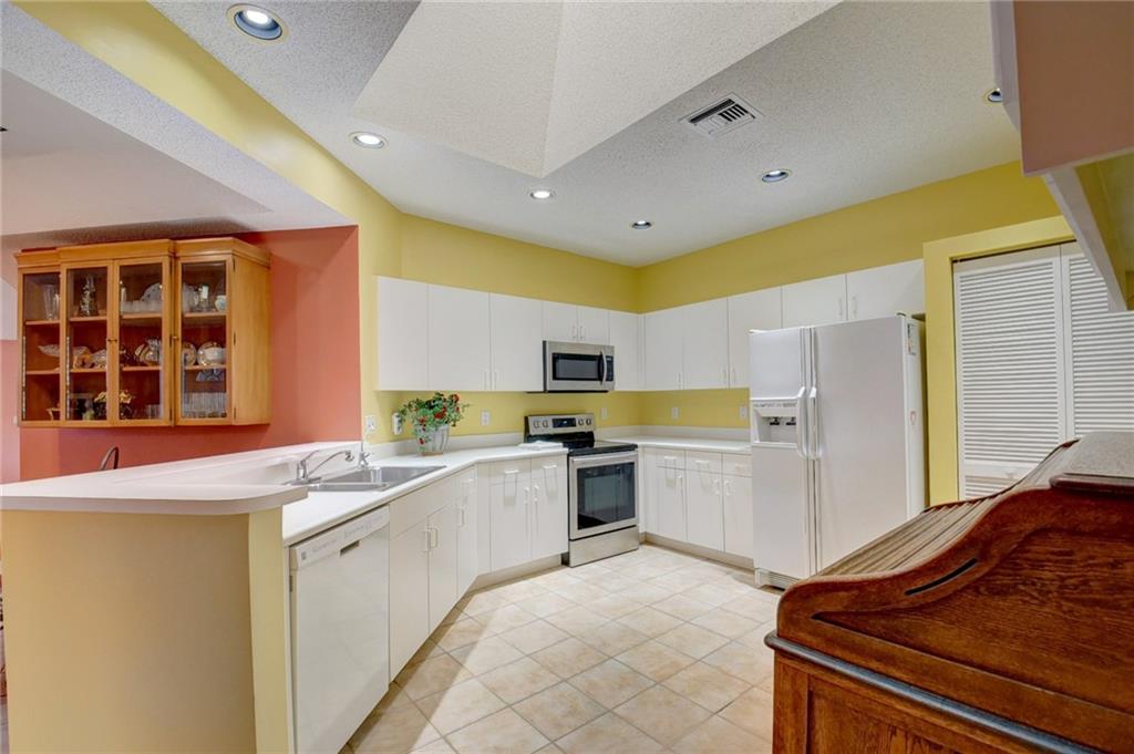 PALM ISLES - Residential