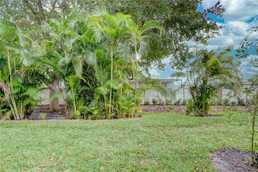 PALM ISLES - Residential