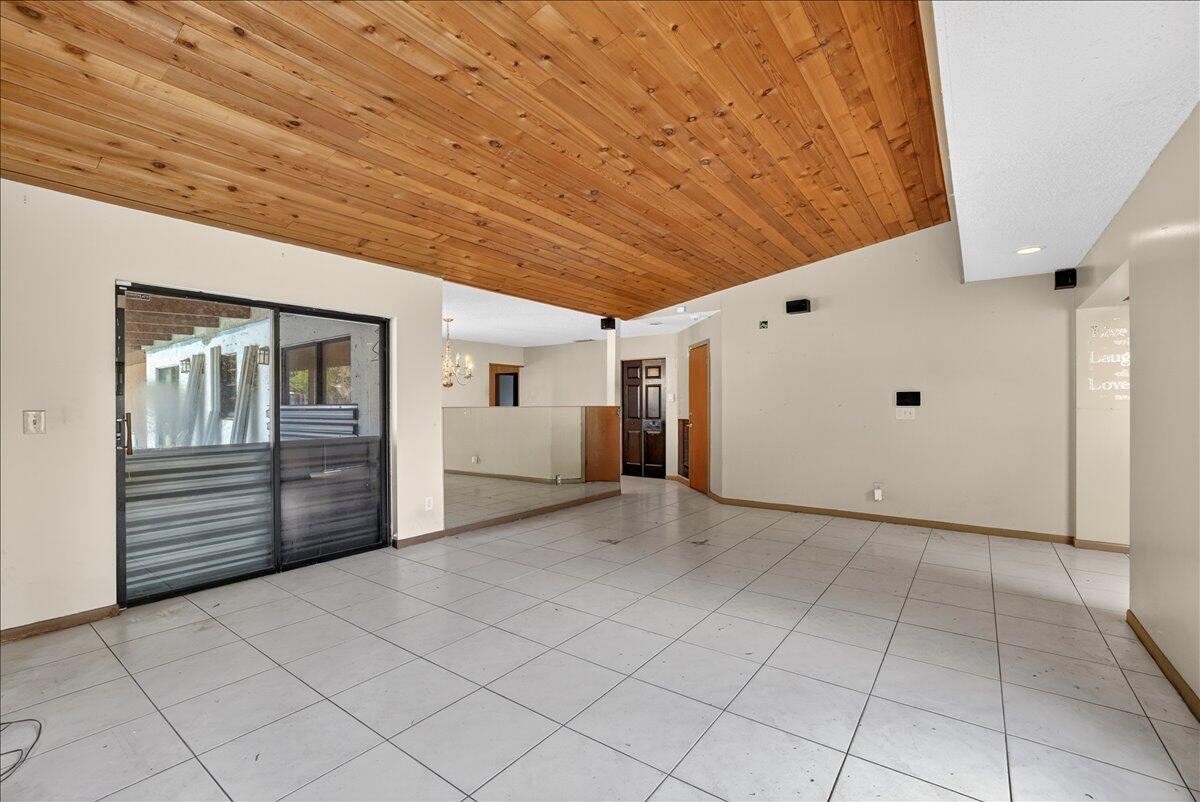 BOULEVARD NORTH - Residential