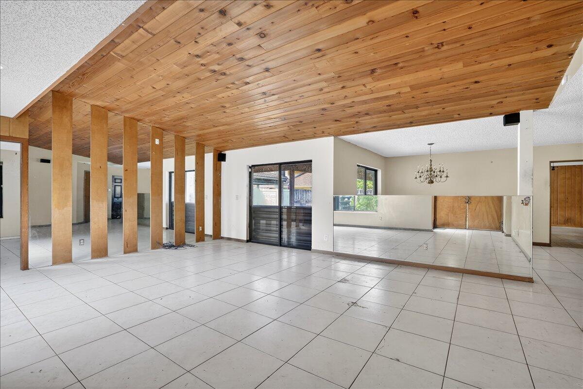 BOULEVARD NORTH - Residential