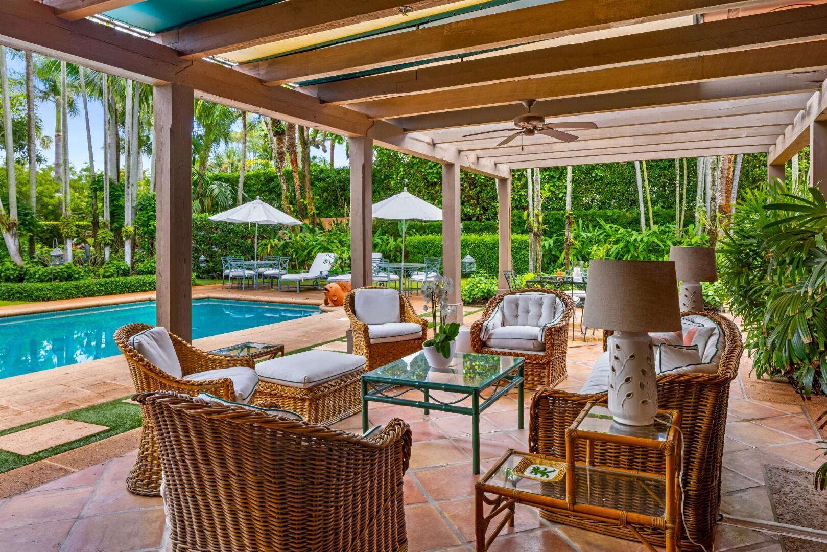 EL BRAVO PARK - Residential