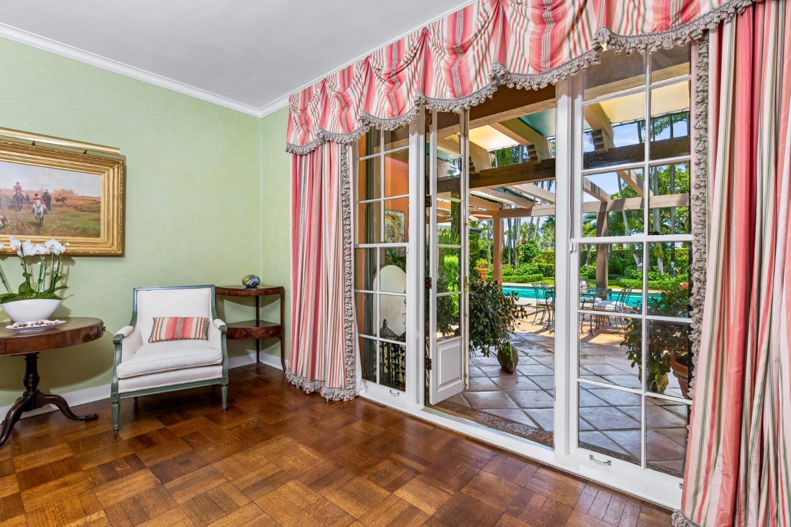 EL BRAVO PARK - Residential