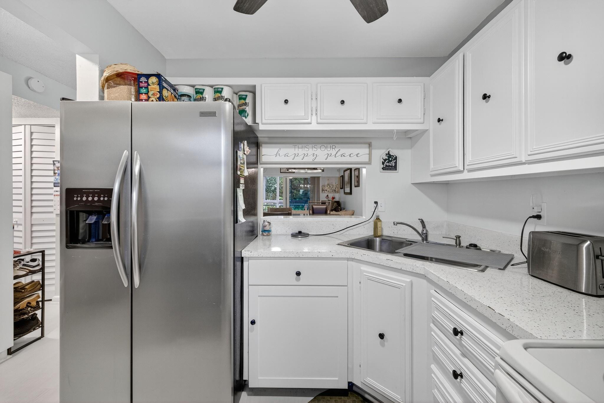 ROKEST CONDOMINIUM - Residential