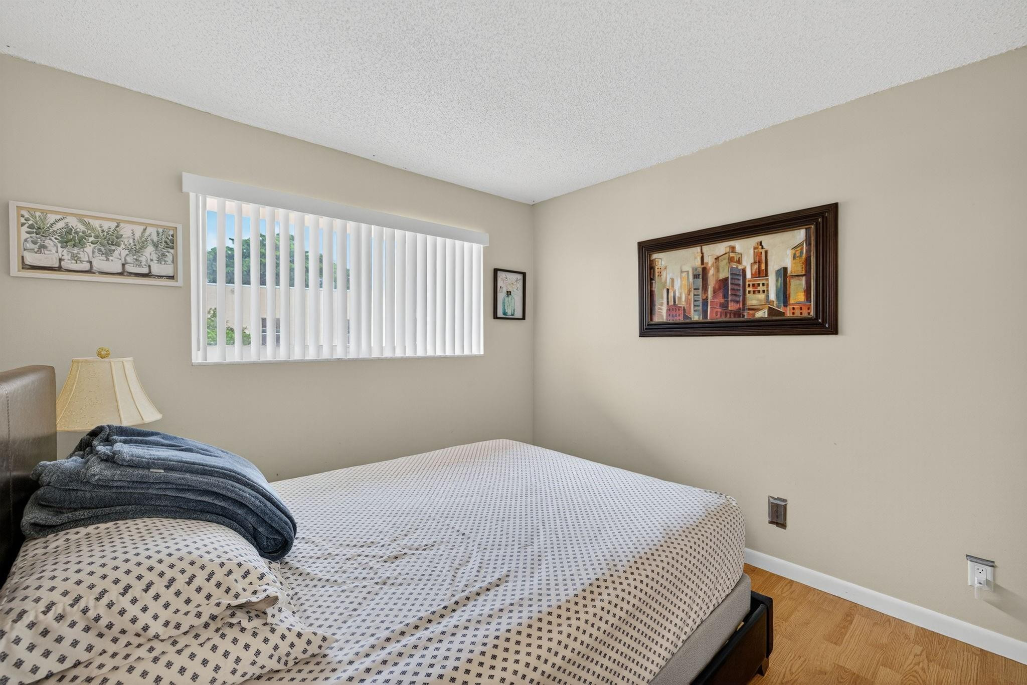 ROKEST CONDOMINIUM - Residential