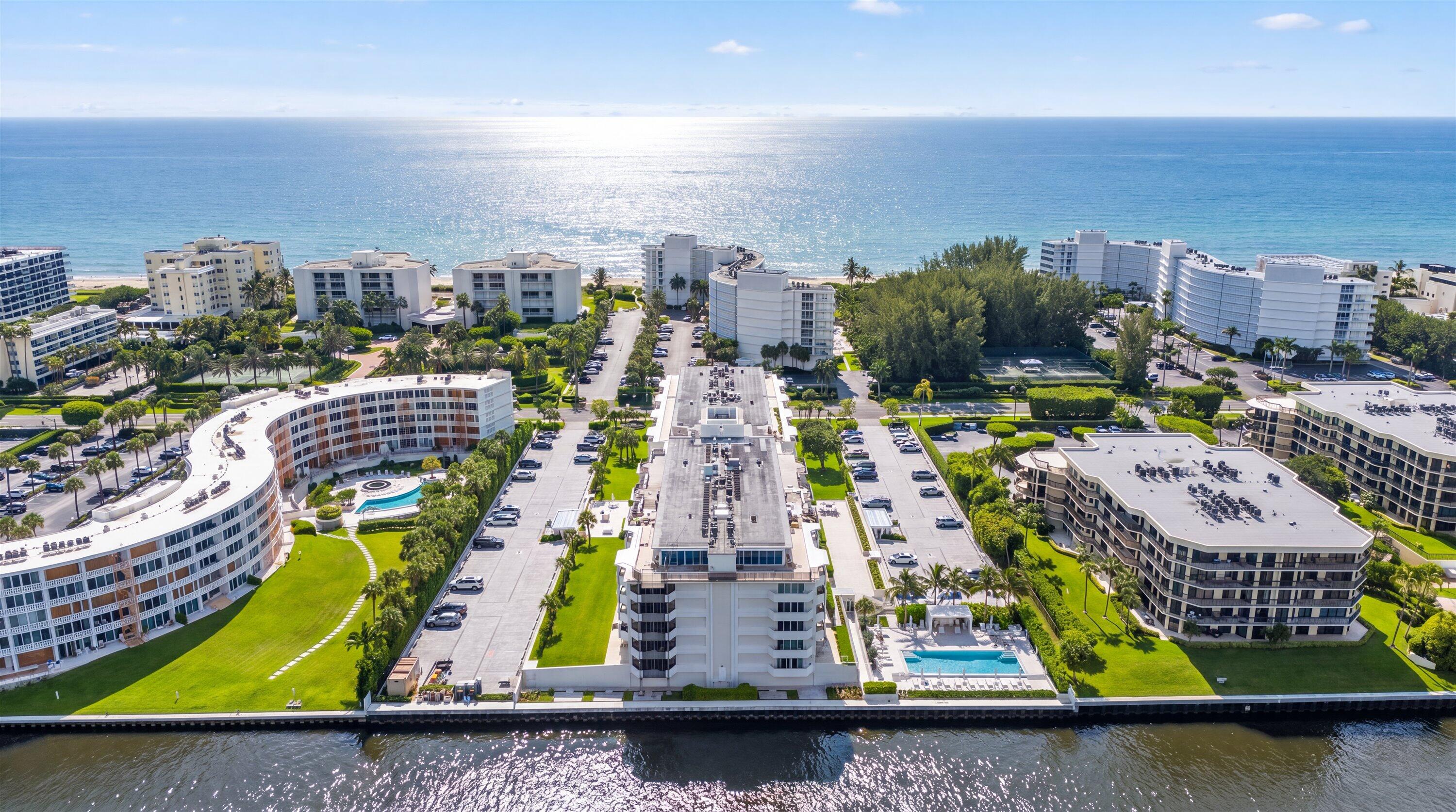 CARLYLE HOUSE CONDO - Residential