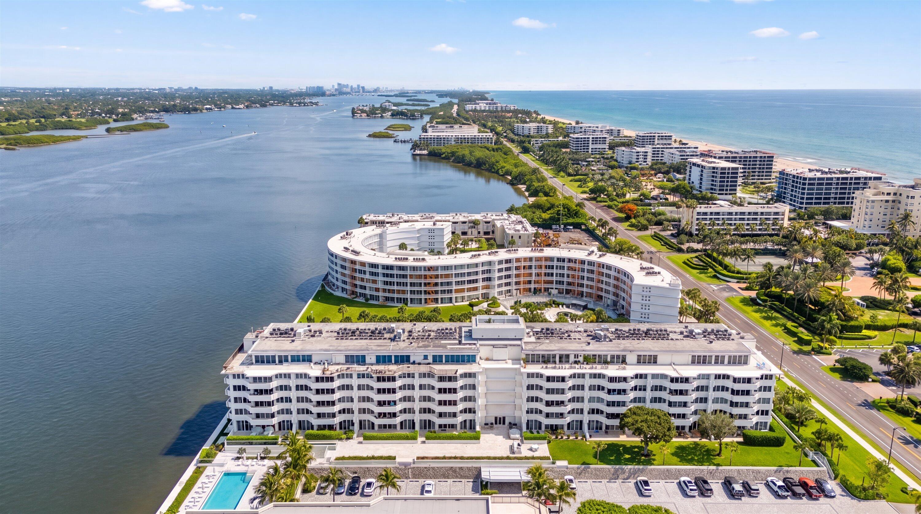 CARLYLE HOUSE CONDO - Residential