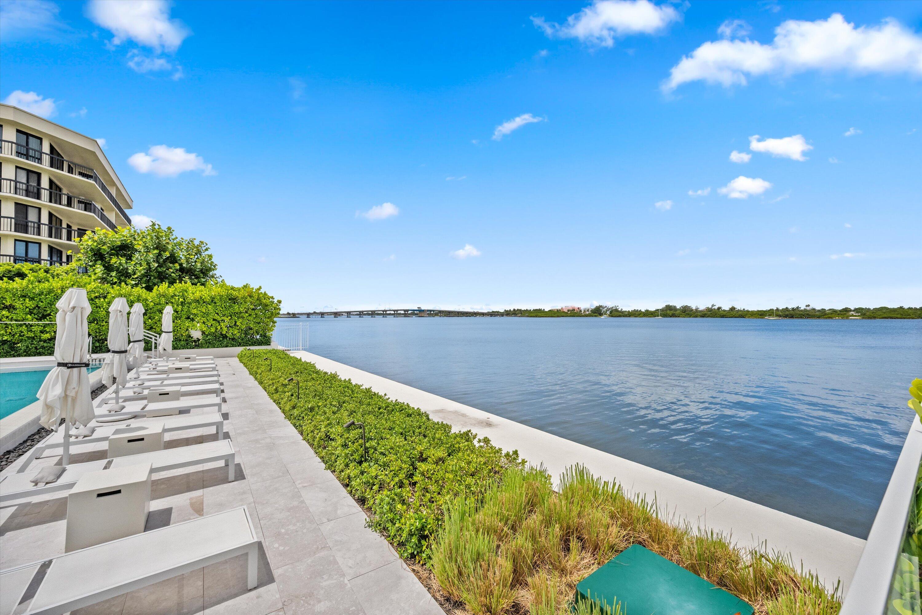 CARLYLE HOUSE CONDO - Residential