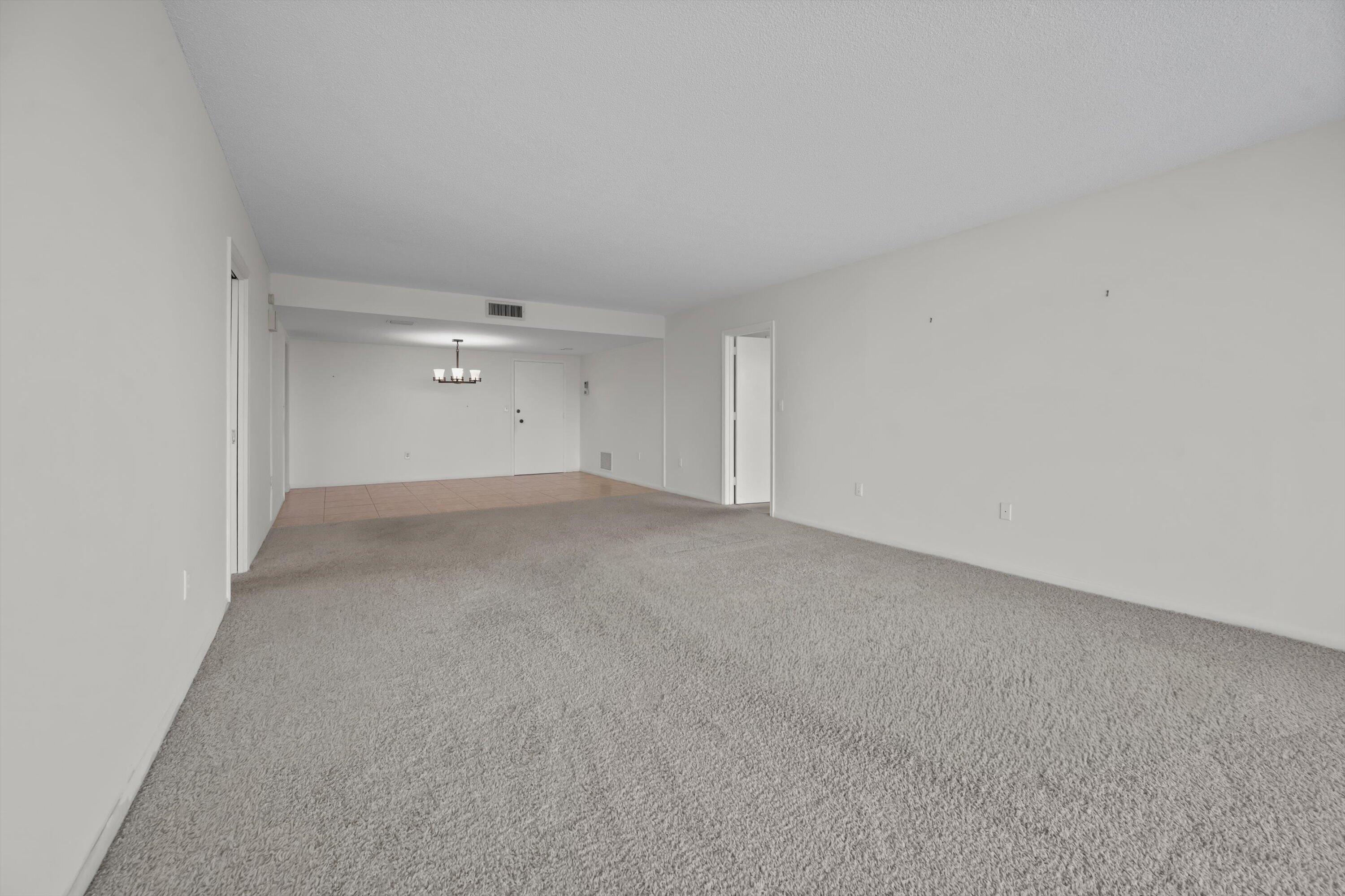 CARLYLE HOUSE CONDO - Residential