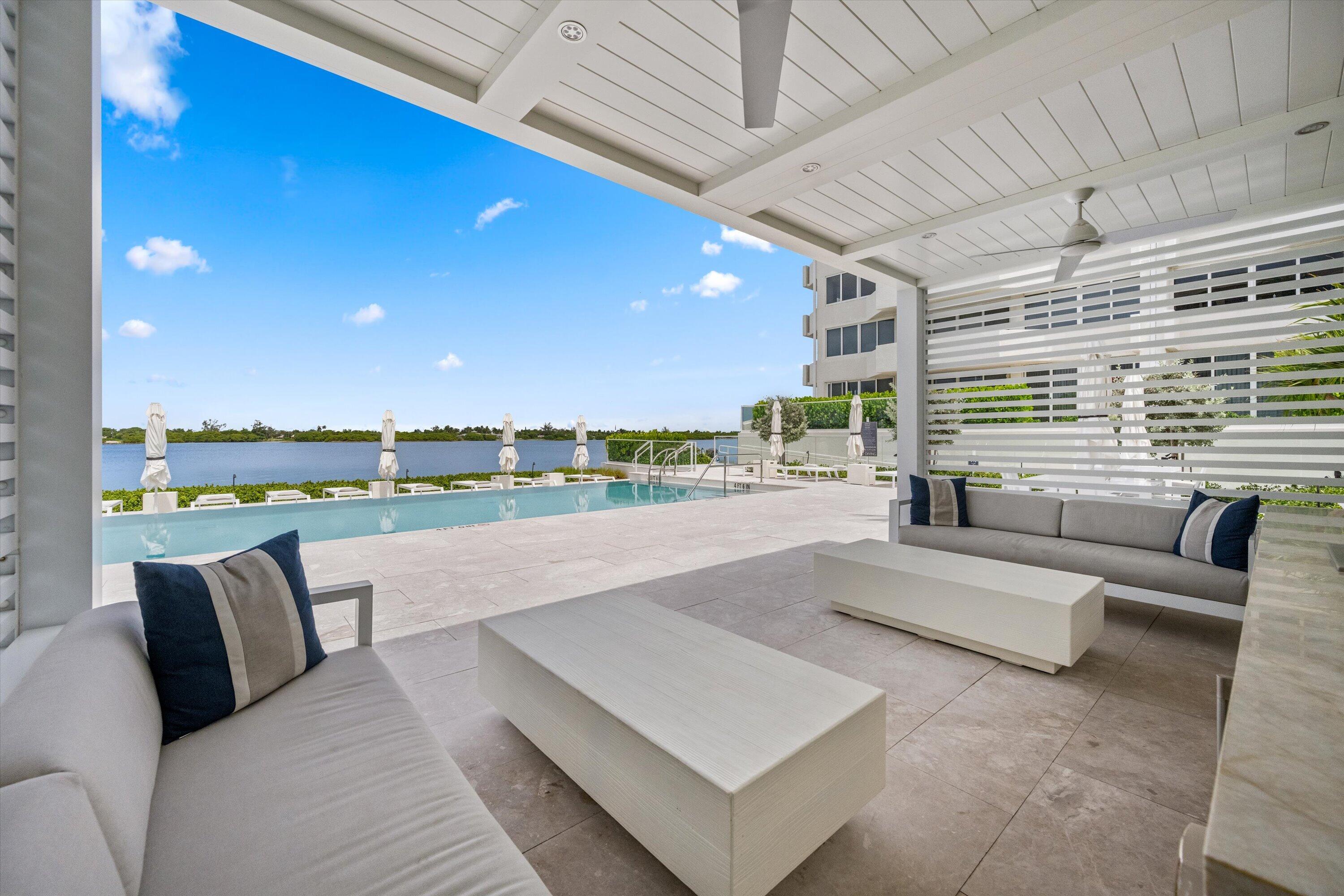 CARLYLE HOUSE CONDO - Residential