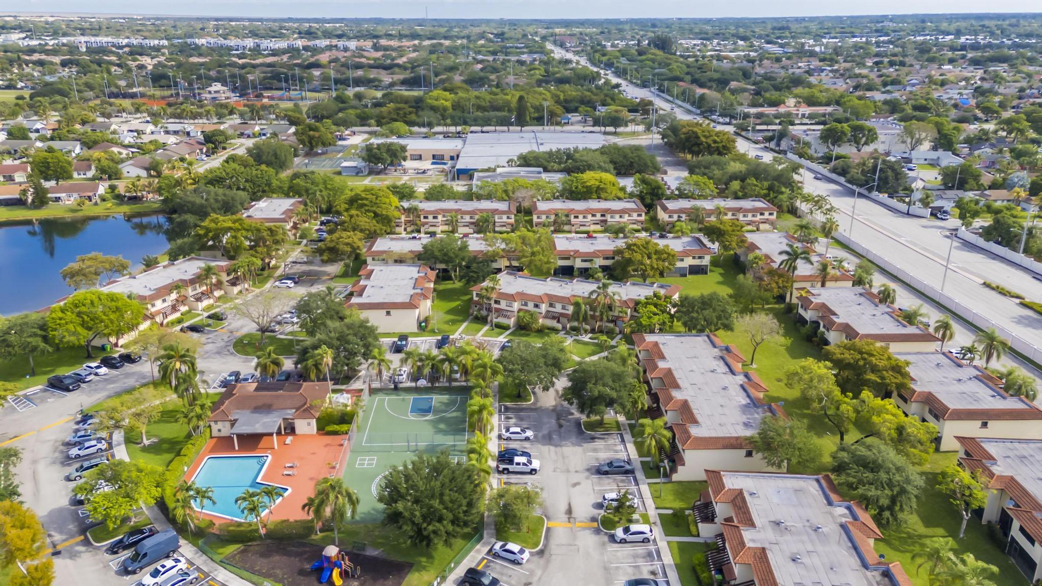 SPRINGTREE LAKES - Residential Lease