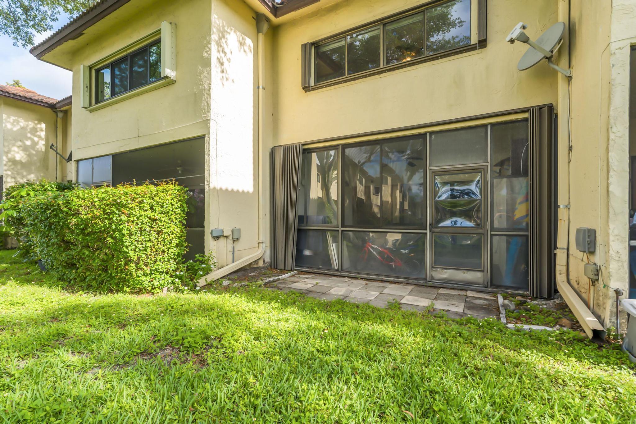 SPRINGTREE LAKES - Residential Lease