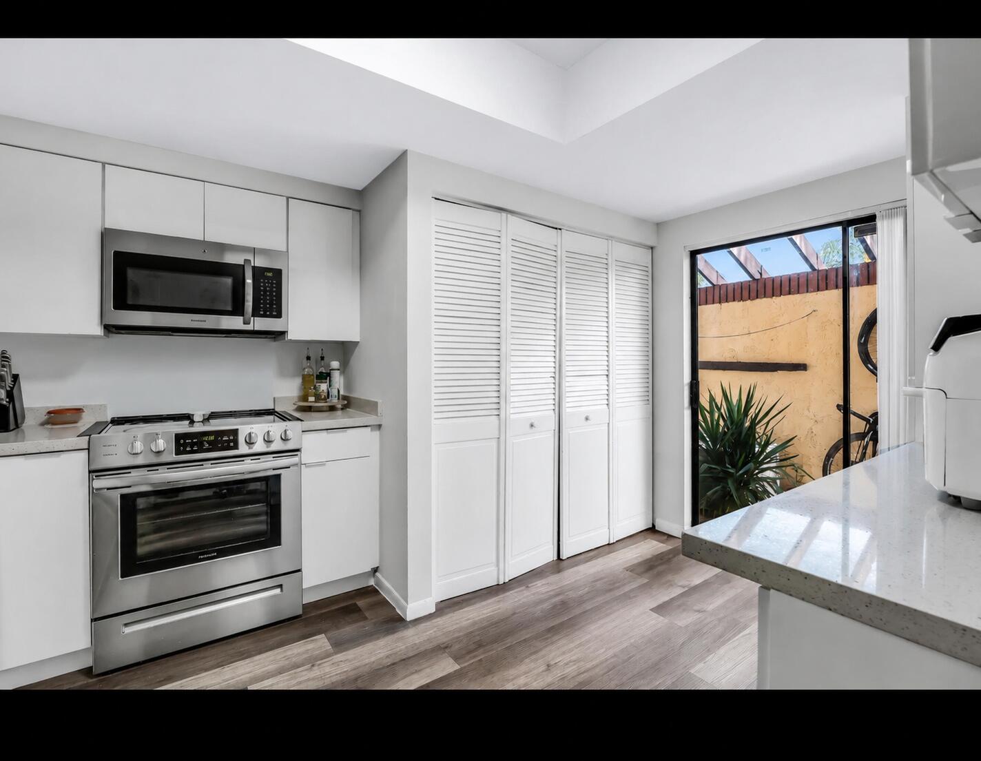 SPRINGTREE LAKES - Residential Lease