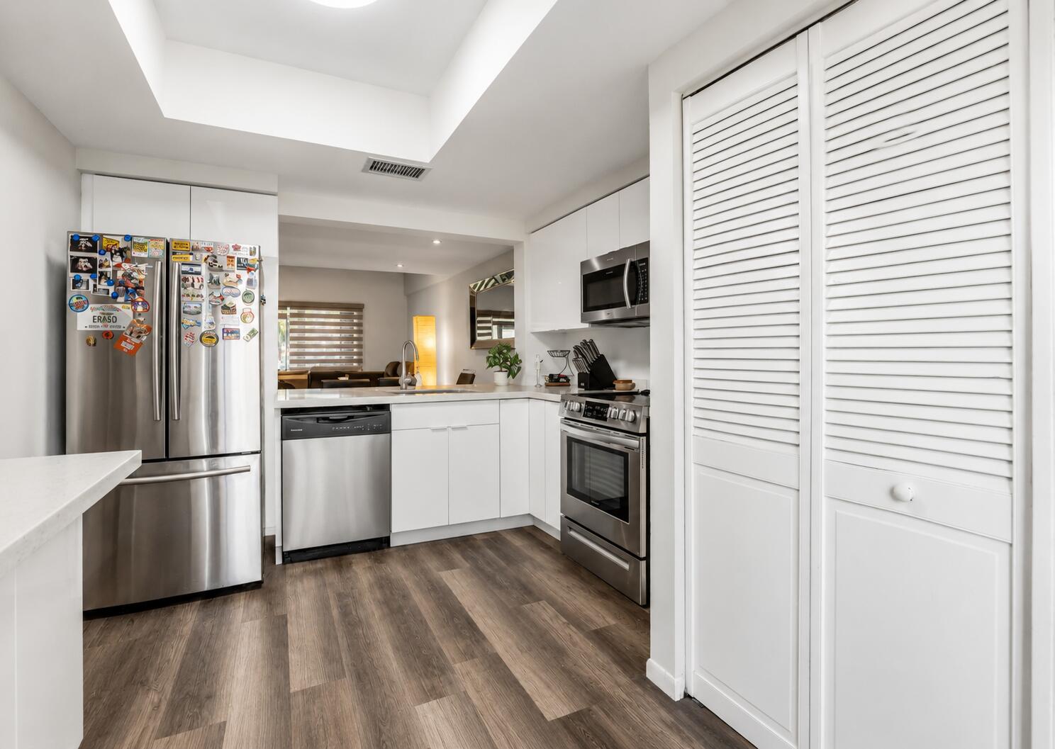 SPRINGTREE LAKES - Residential Lease