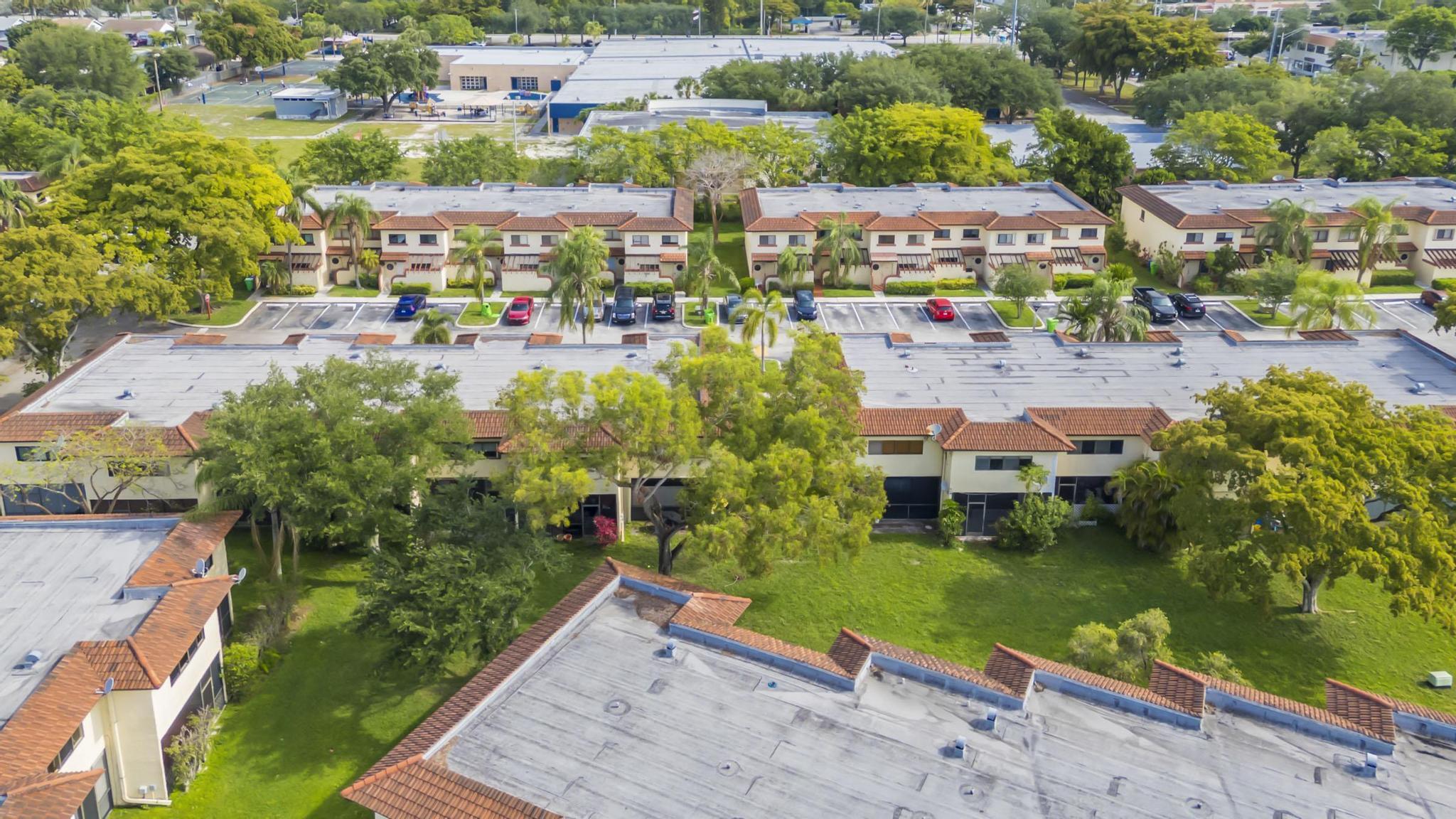 SPRINGTREE LAKES - Residential Lease