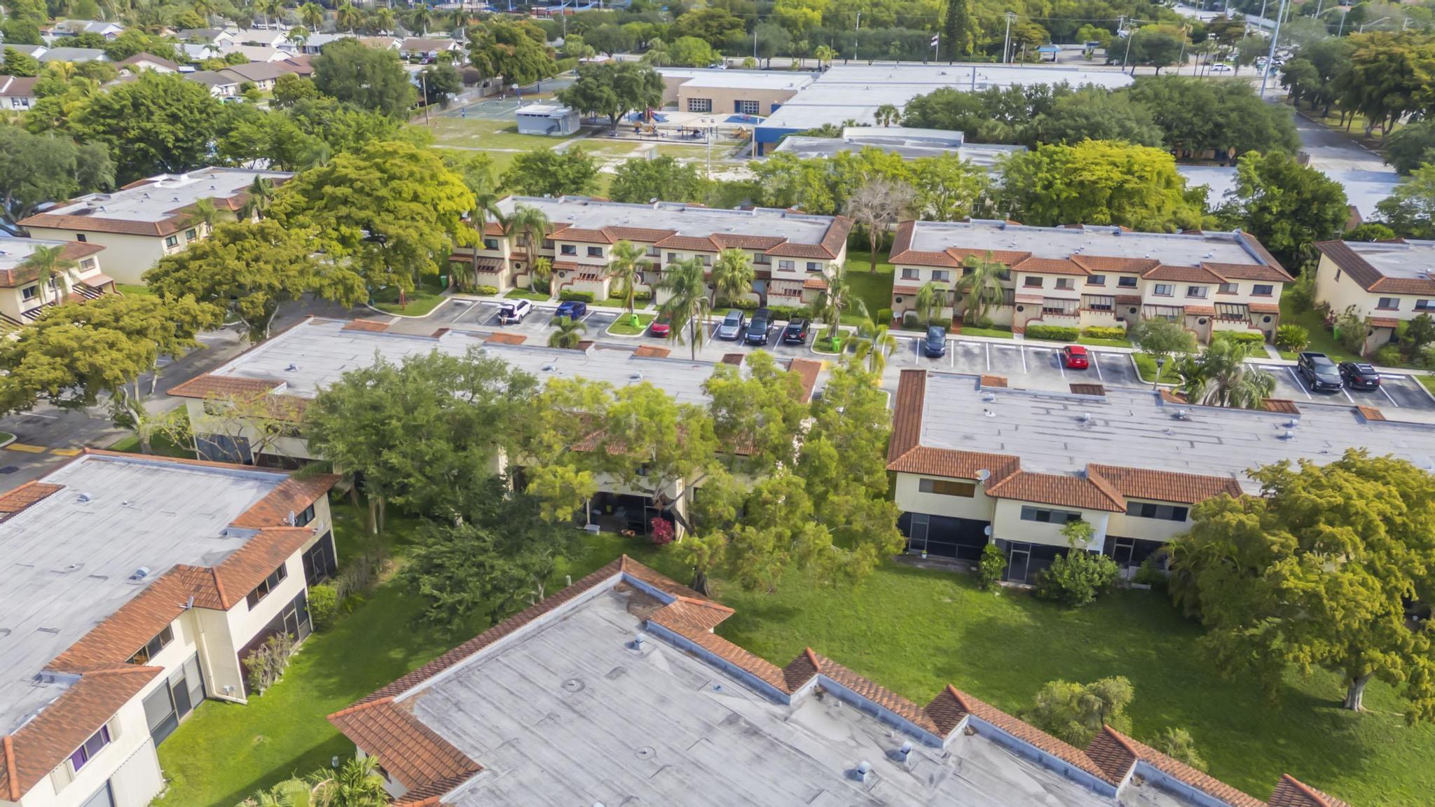 SPRINGTREE LAKES - Residential Lease