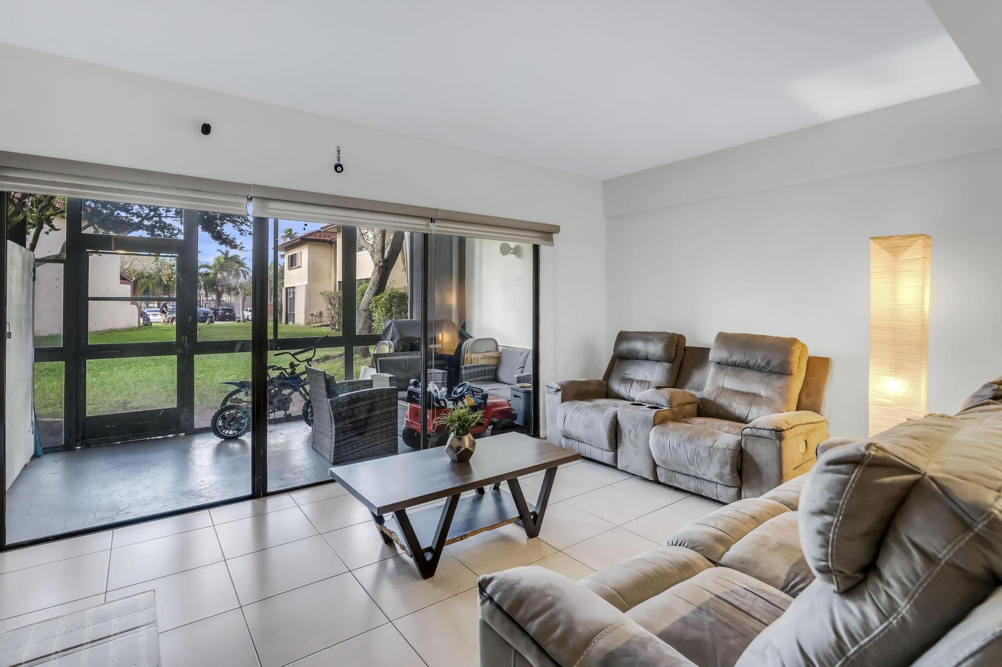SPRINGTREE LAKES - Residential Lease