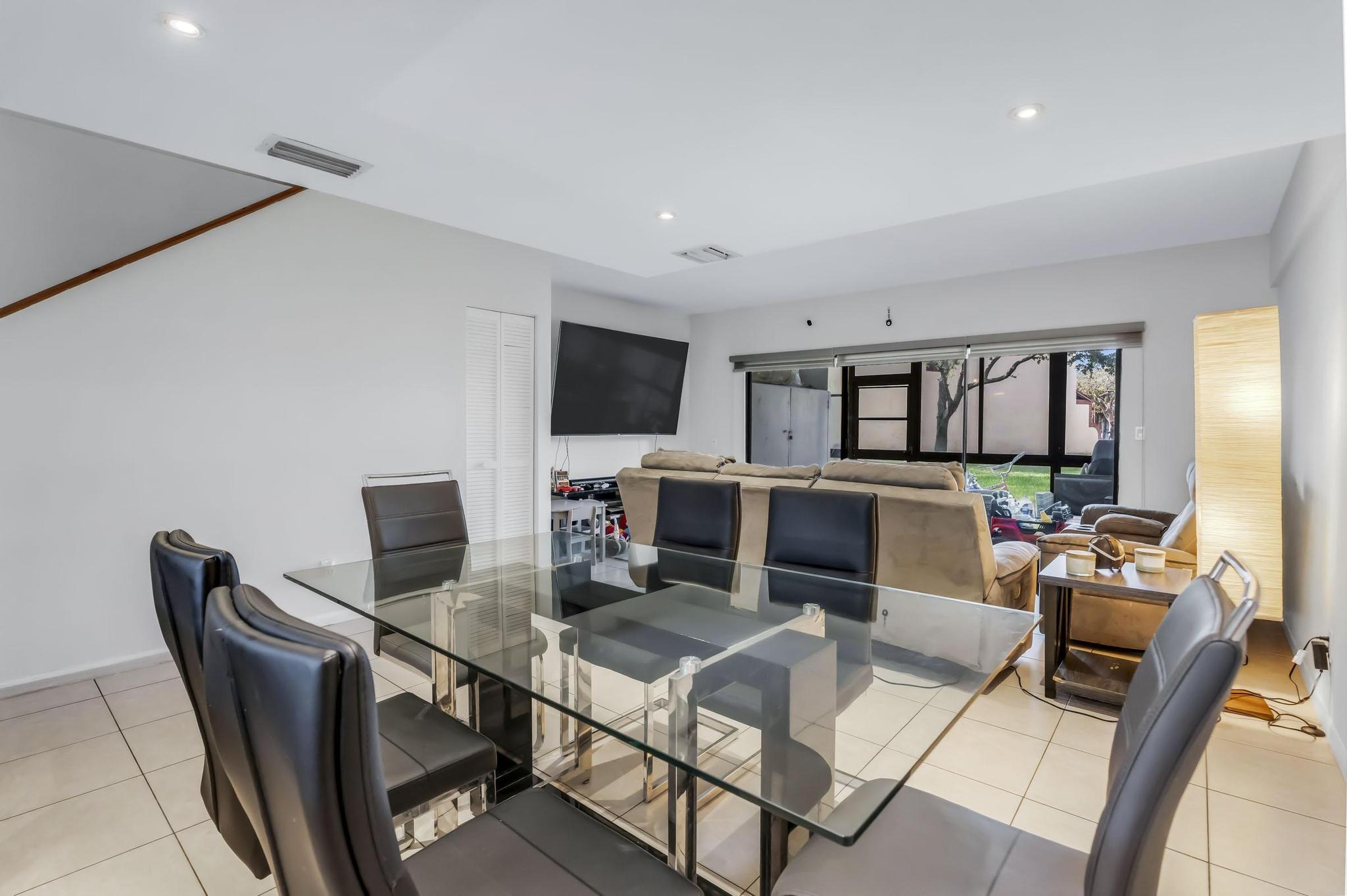 SPRINGTREE LAKES - Residential Lease