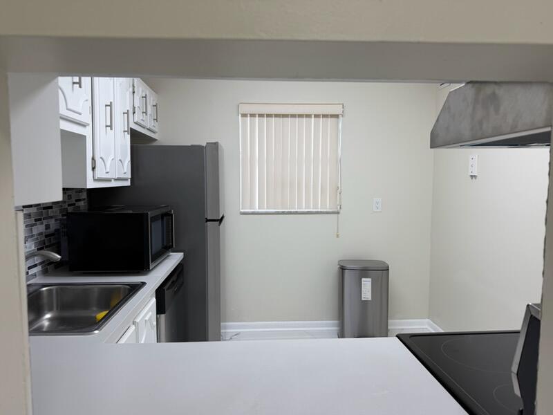 FOXWOOD HOLLOW AT CORAL SPRINGS - Residential Lease