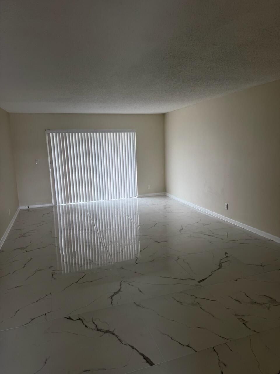 FOXWOOD HOLLOW AT CORAL SPRINGS - Residential Lease