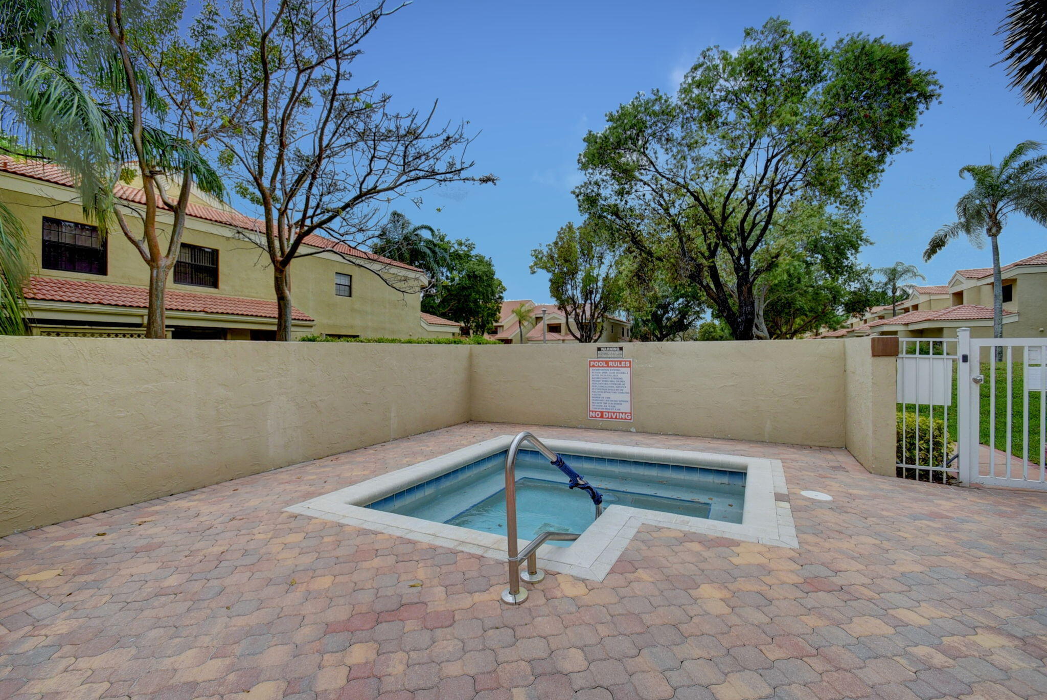 QUAIL RUN VILLAS - Residential Lease
