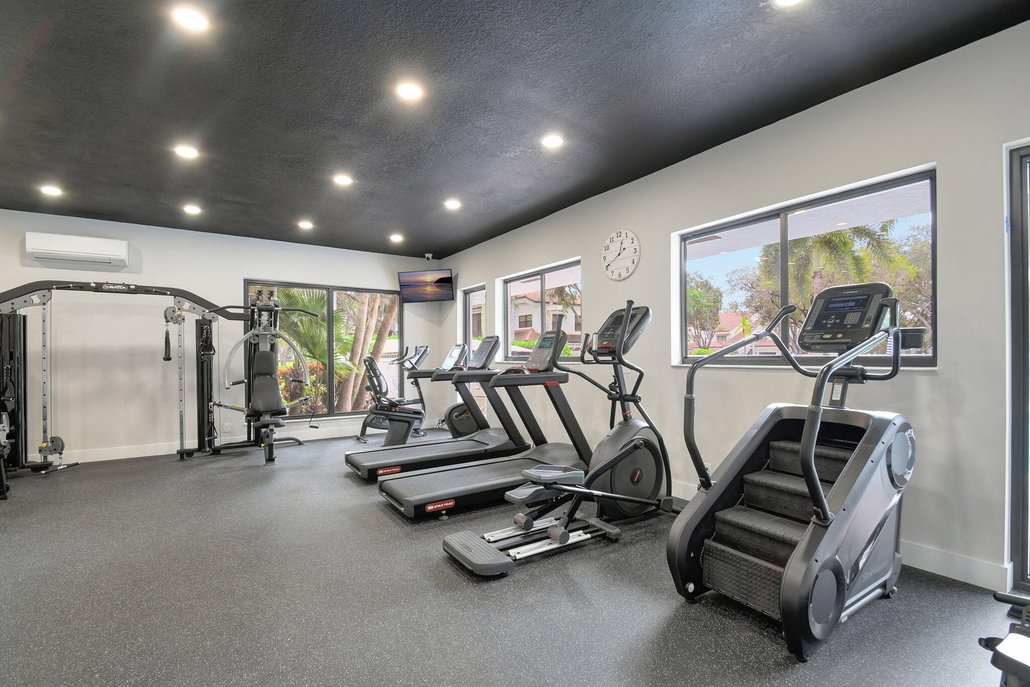 QUAIL RUN VILLAS - Residential Lease