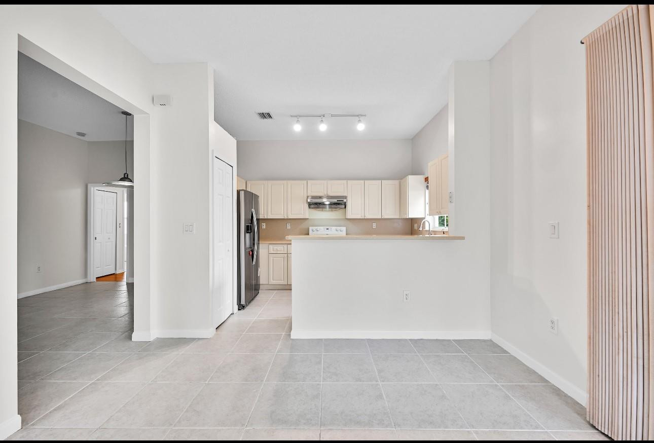 WEST PARK-EAST PARCEL - Residential Lease