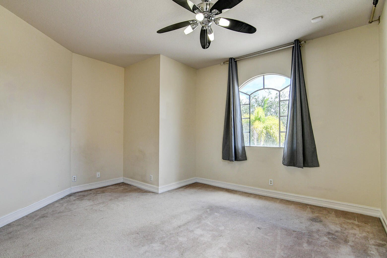 WELLINGTON VIEW - Residential Lease