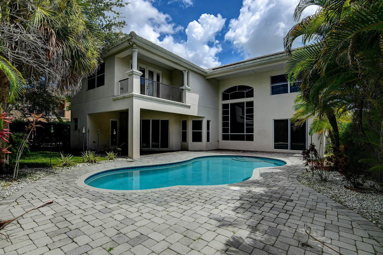 WELLINGTON VIEW - Residential Lease